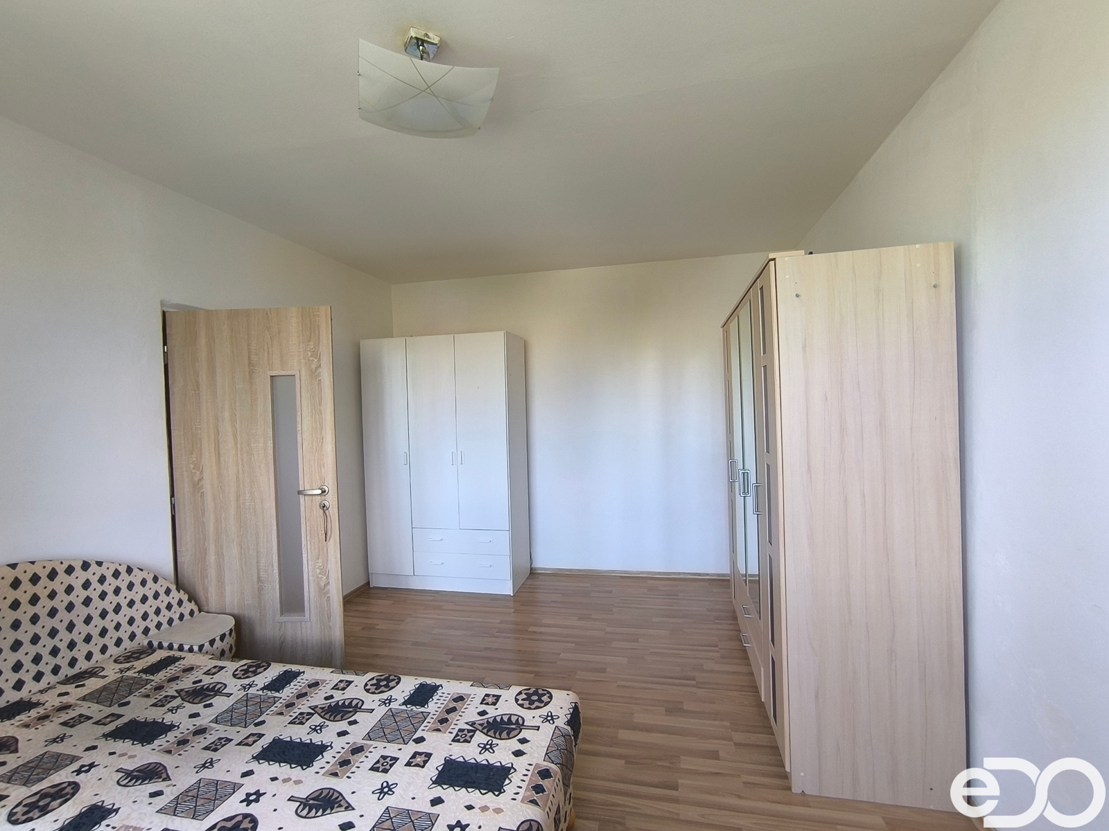 Ložnice včetně skříní