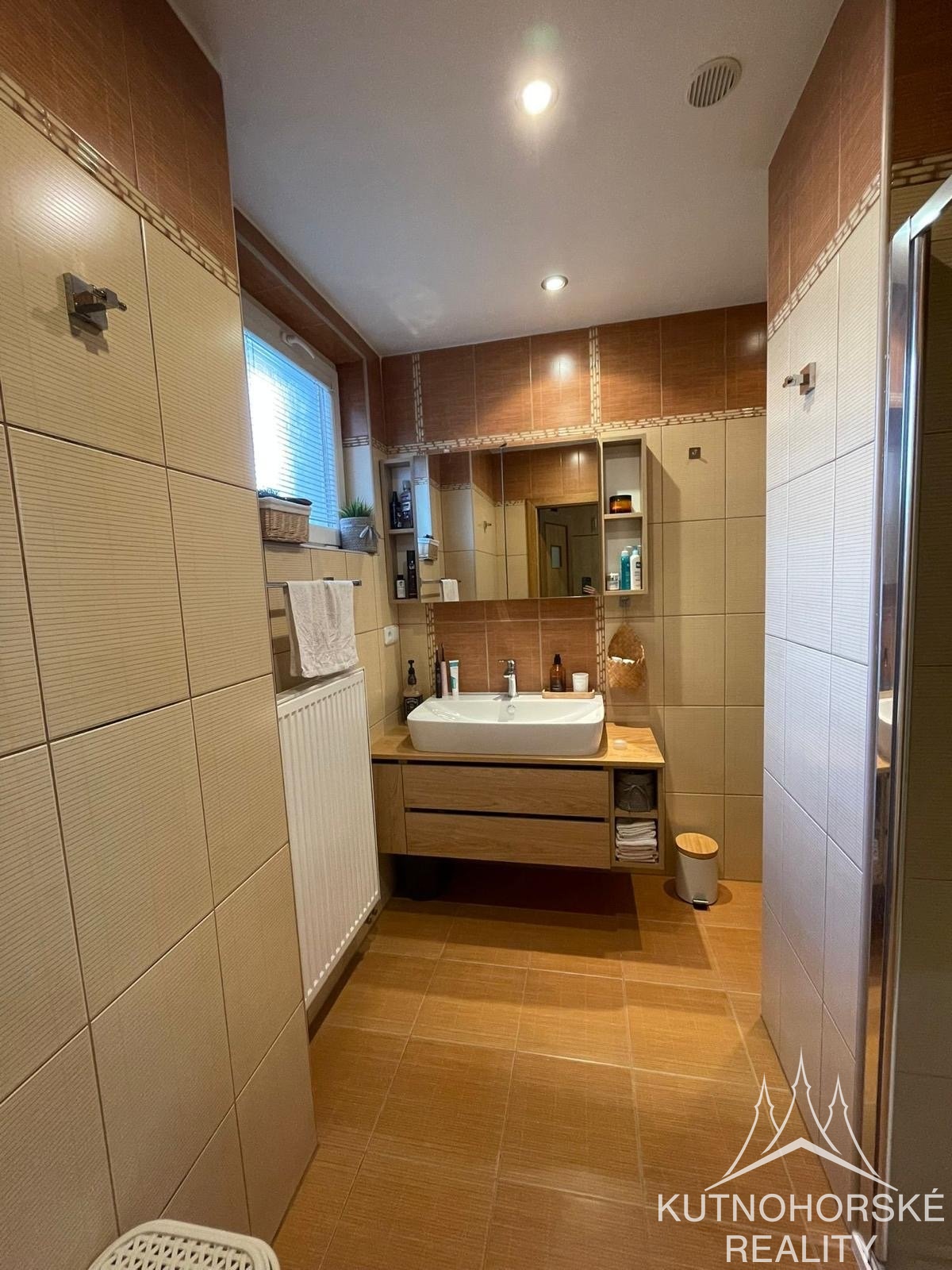 dadaebee-e025-4c3c-9702-cf44a17eac7f