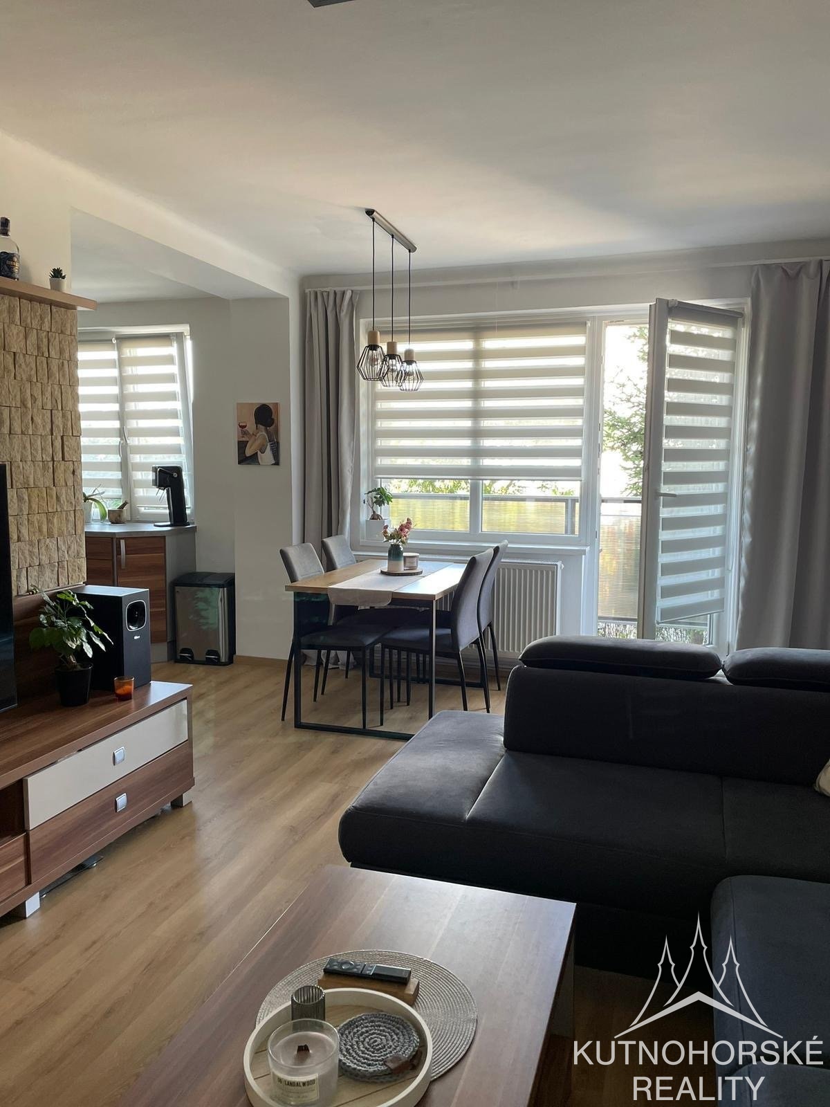 52e5a9a5-618b-40ab-bb89-1d5b5b16d22f