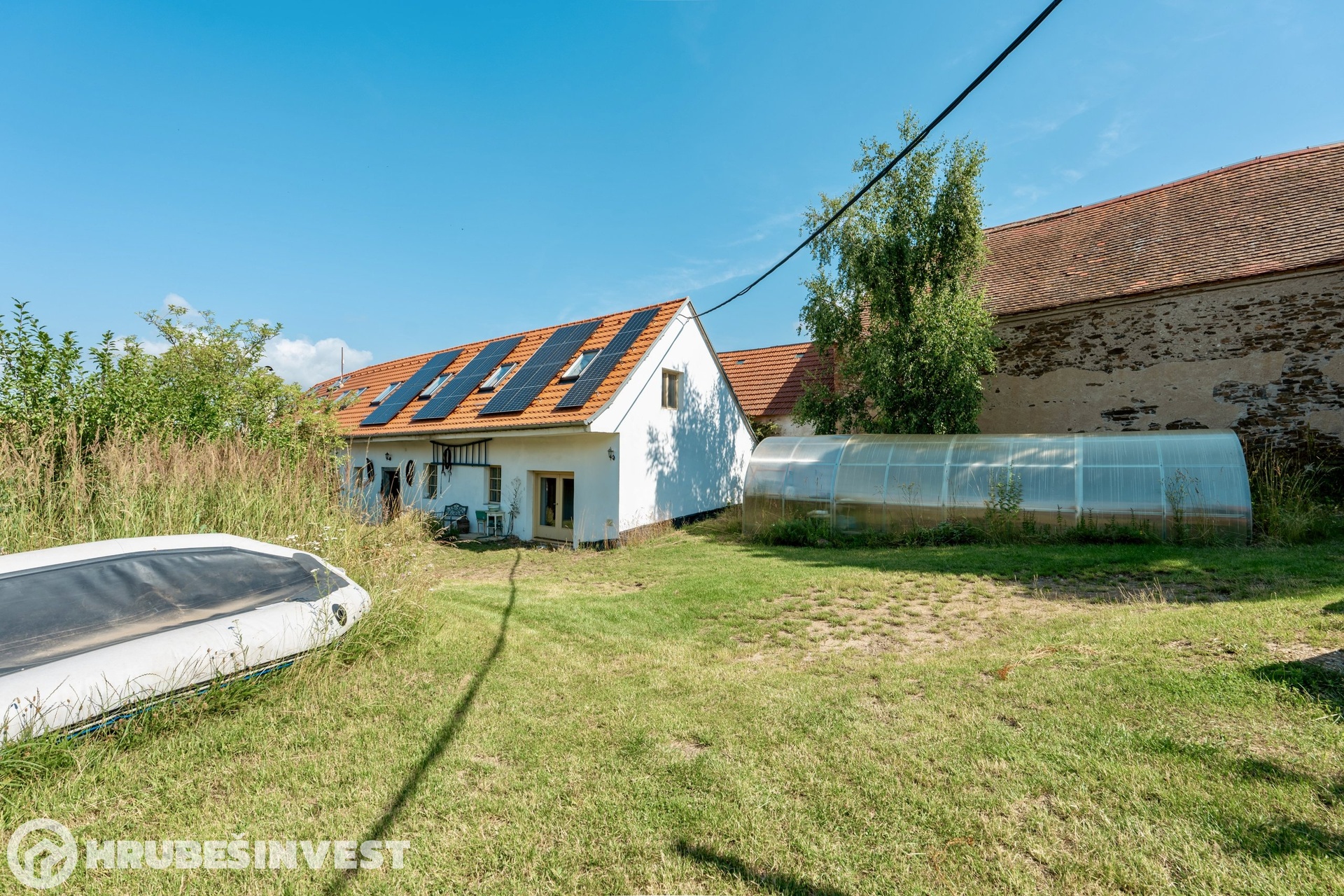 Skleník a velký dům