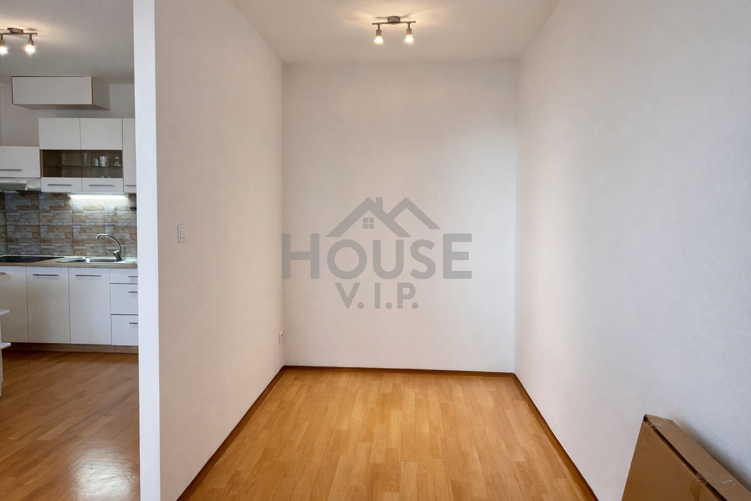 0E4BDE09-6BE2-40C4-A572-44BC34096C80