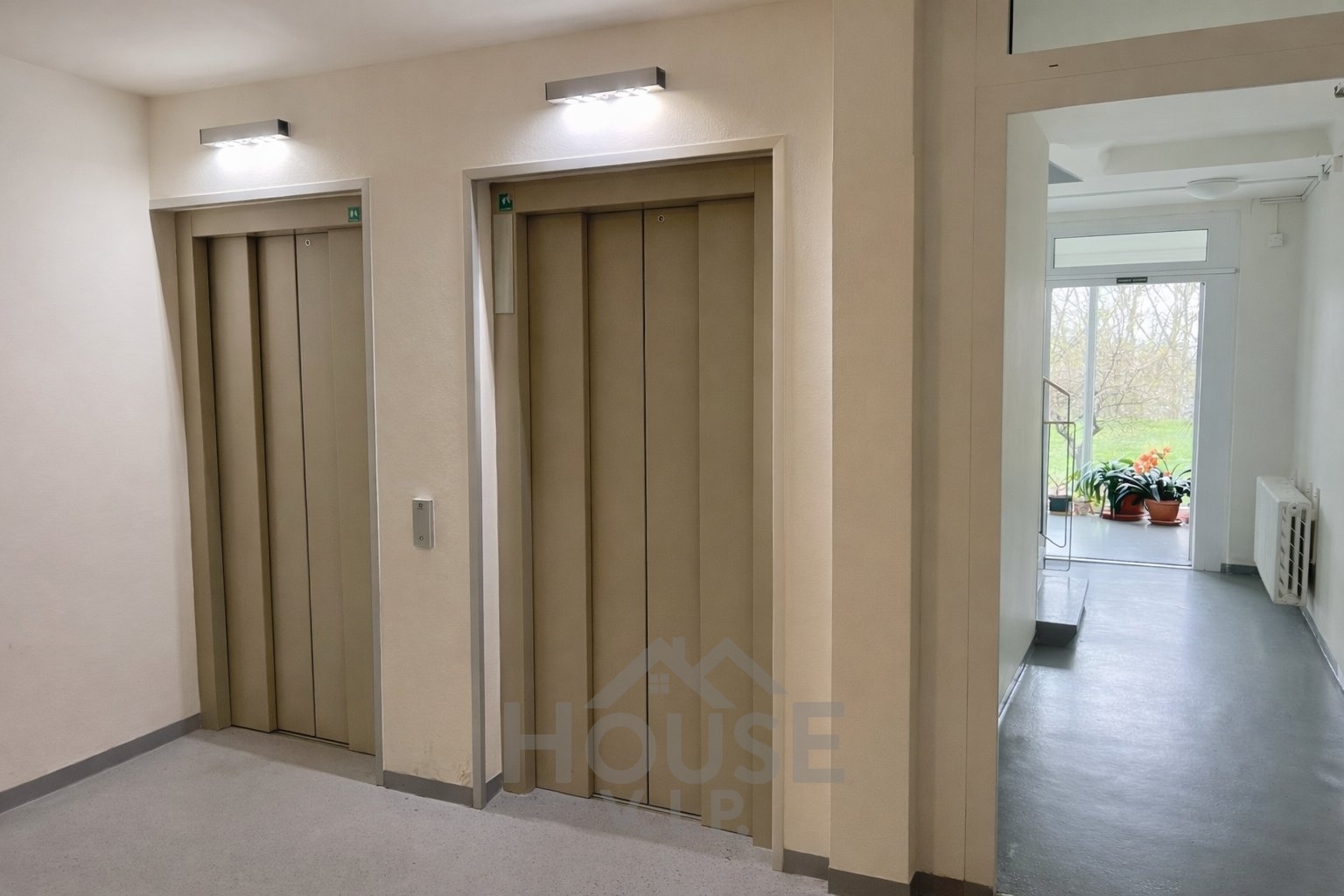 55A52C6D-EC2C-4003-98C9-D4E4752E216B