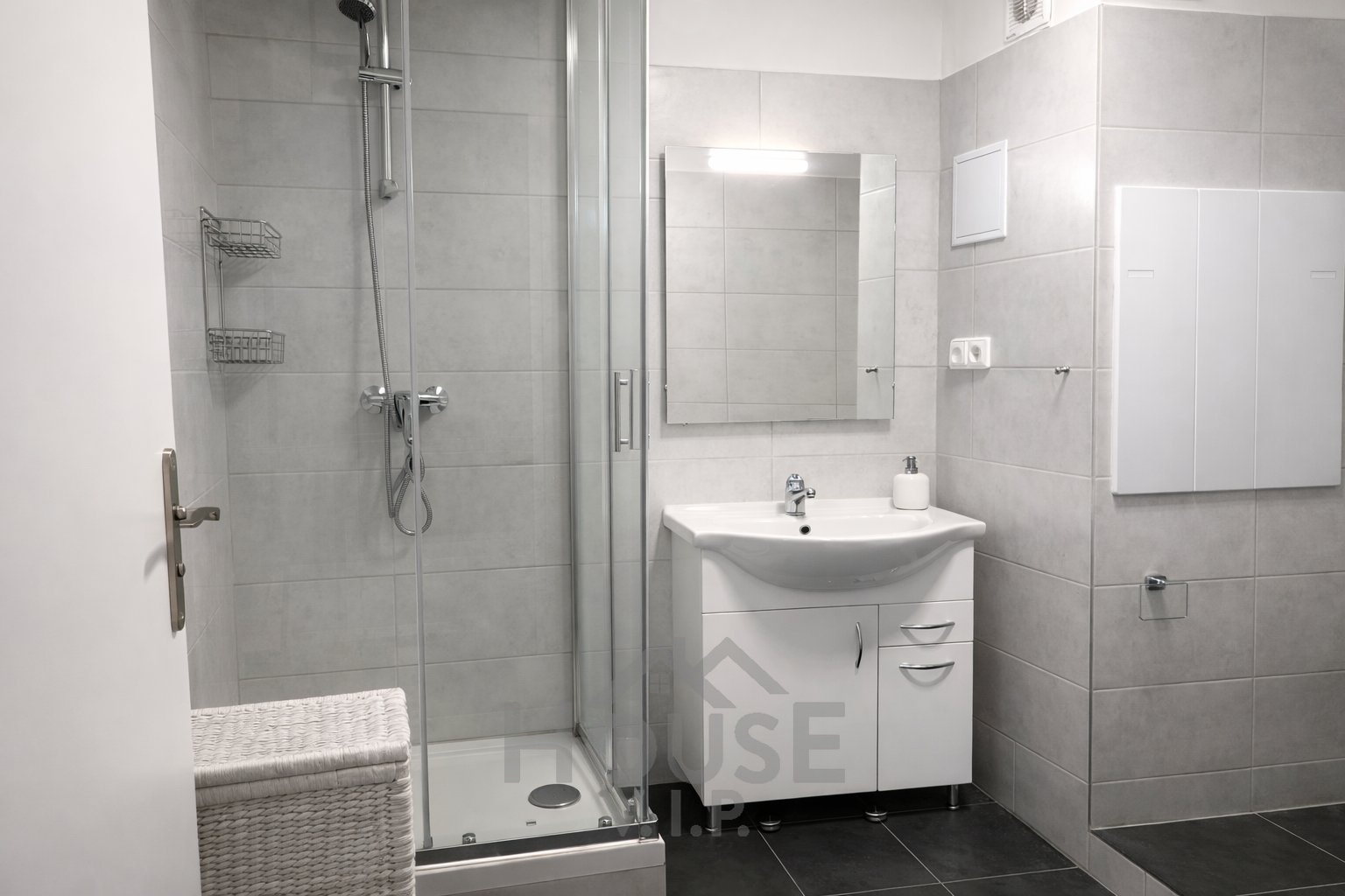 075C3952-8B67-4715-B92B-2F0C4DAB9F6E