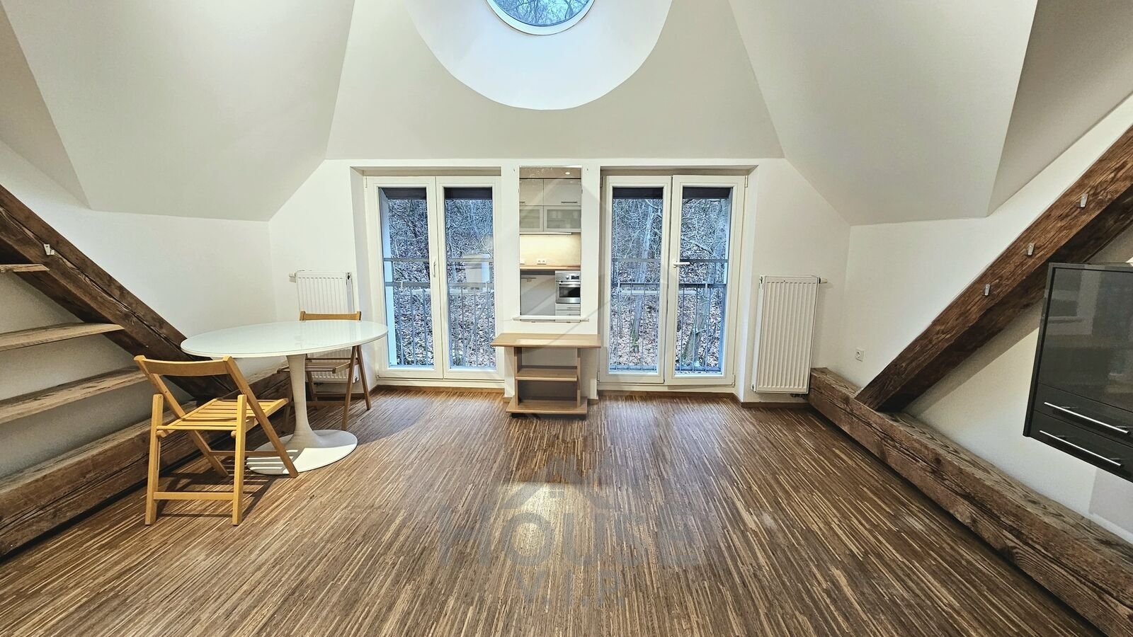 motion-photo-3474730054273248674-1