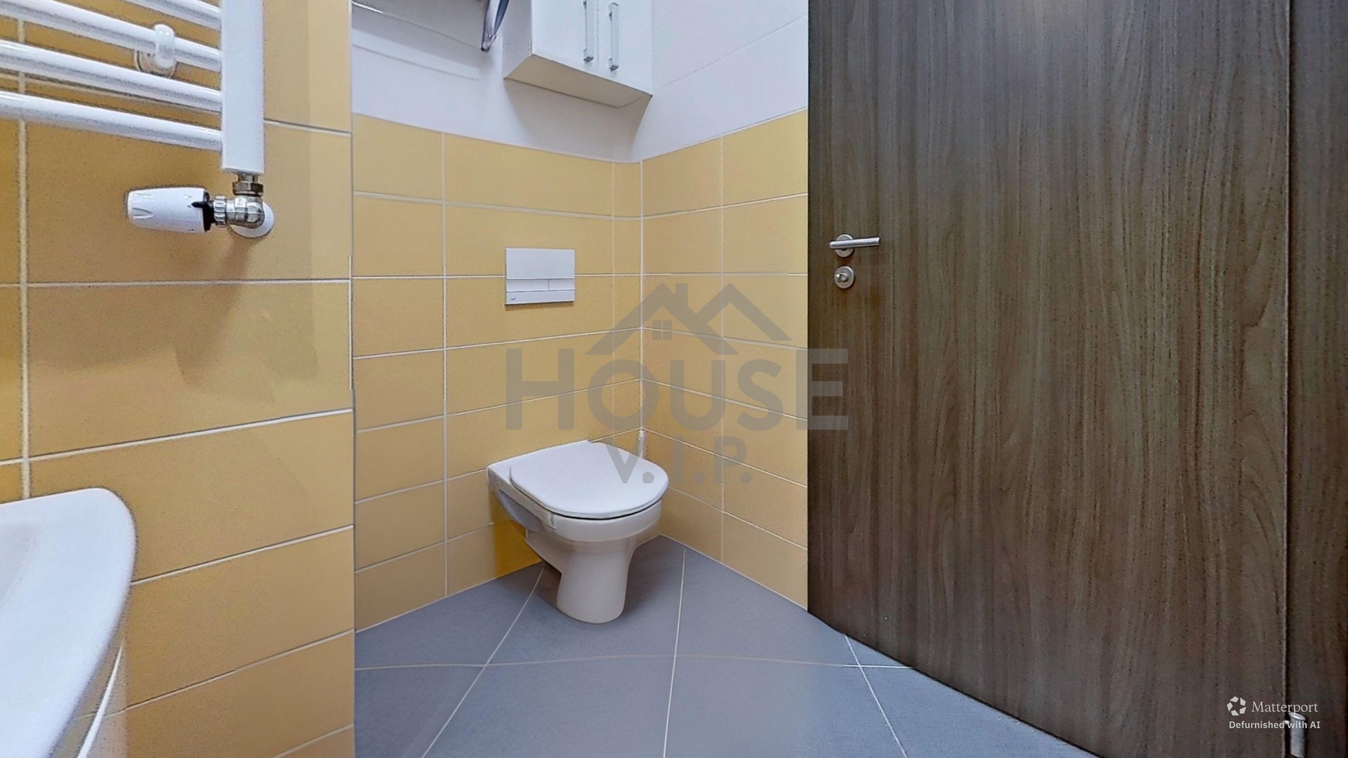 Bathroom-Defurnished (2)