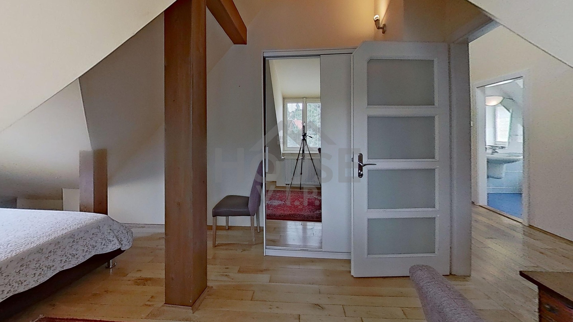 918-Surova-Bedroom
