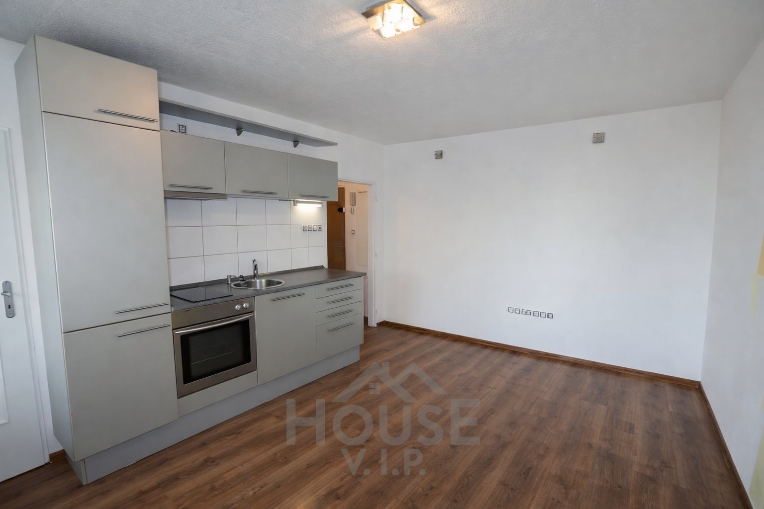 35A1B9FC-FF93-428C-A771-36A5032A7A2C