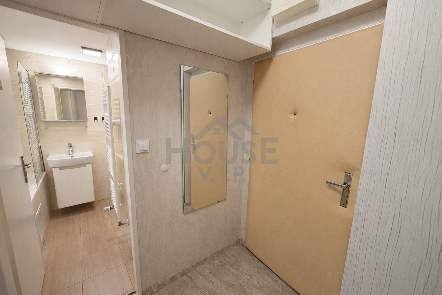 B02DB7B6-7933-49A5-9062-4C3B938058F2