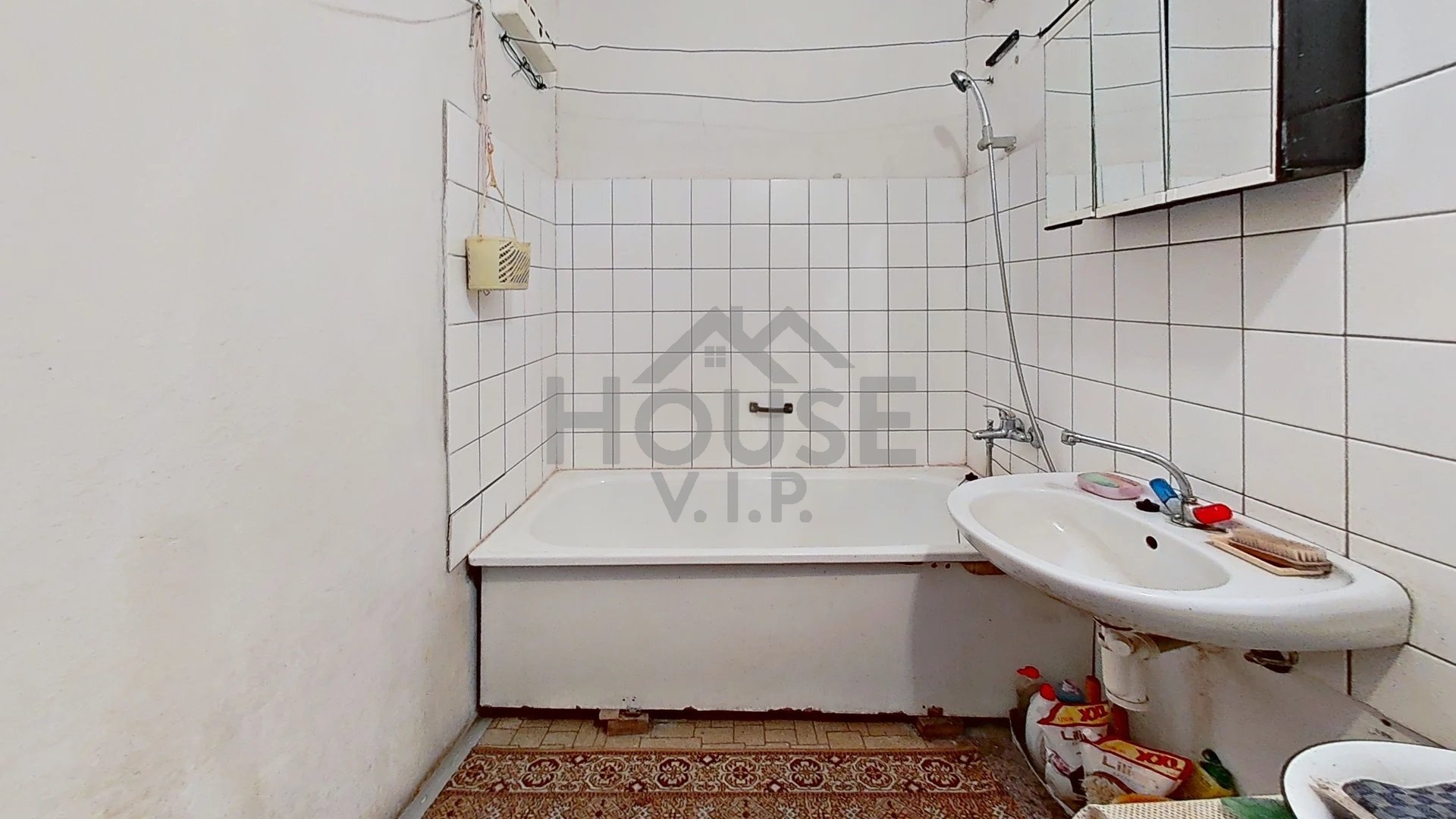 8ohGjf7wb9Q-Bathroom