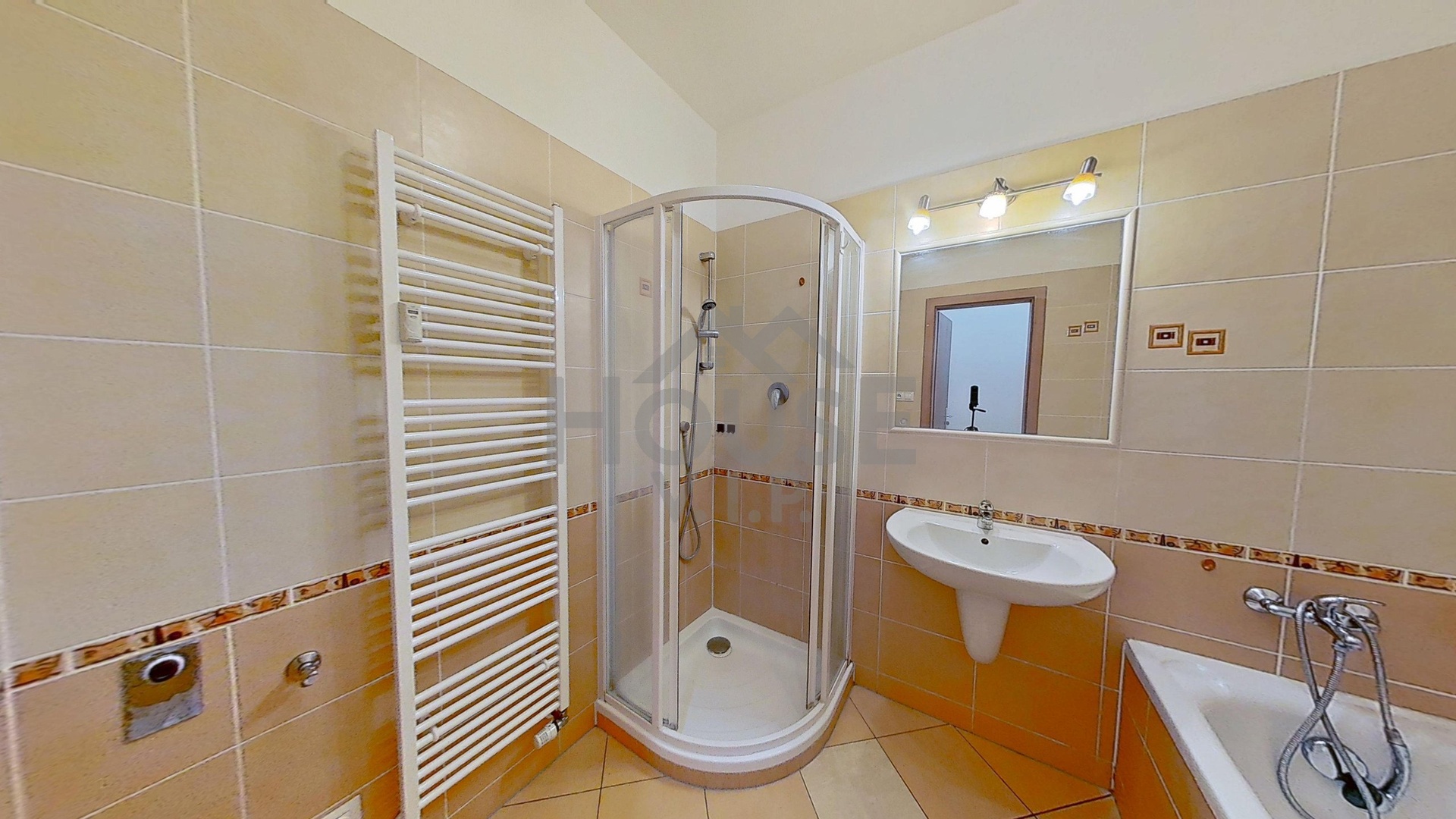 Brandyska-314-10142025_201157