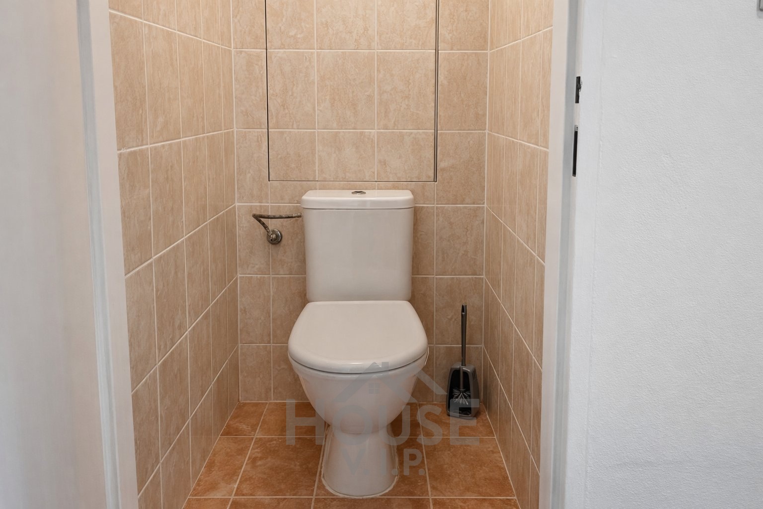 01A93CD8-3115-4D25-909E-5C5A9E81ABDD