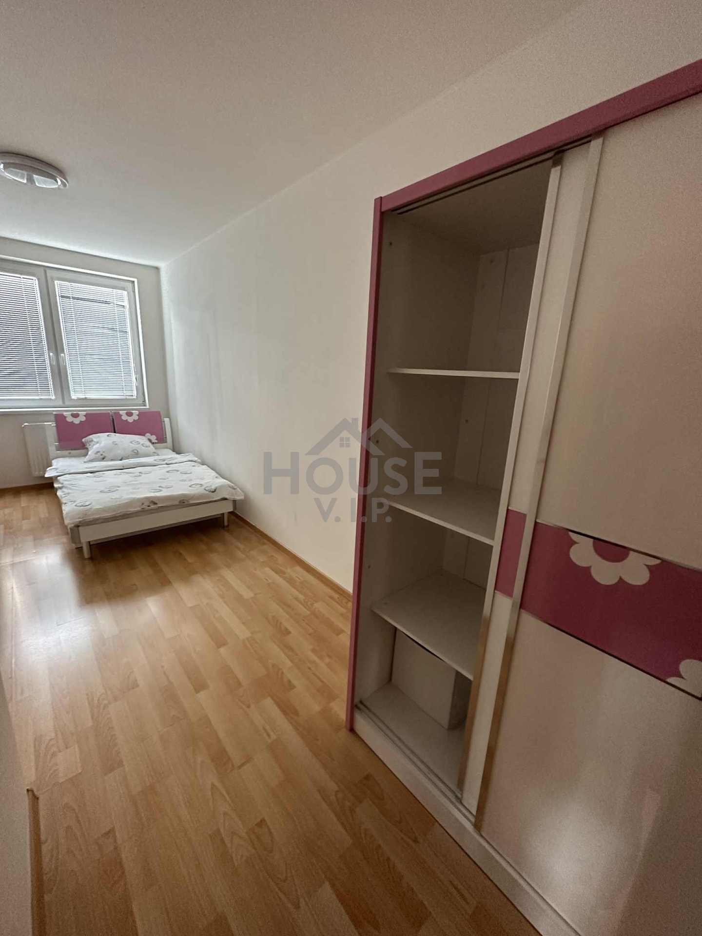 5bf728a6-9033-47c5-ac82-6c76c48497fc