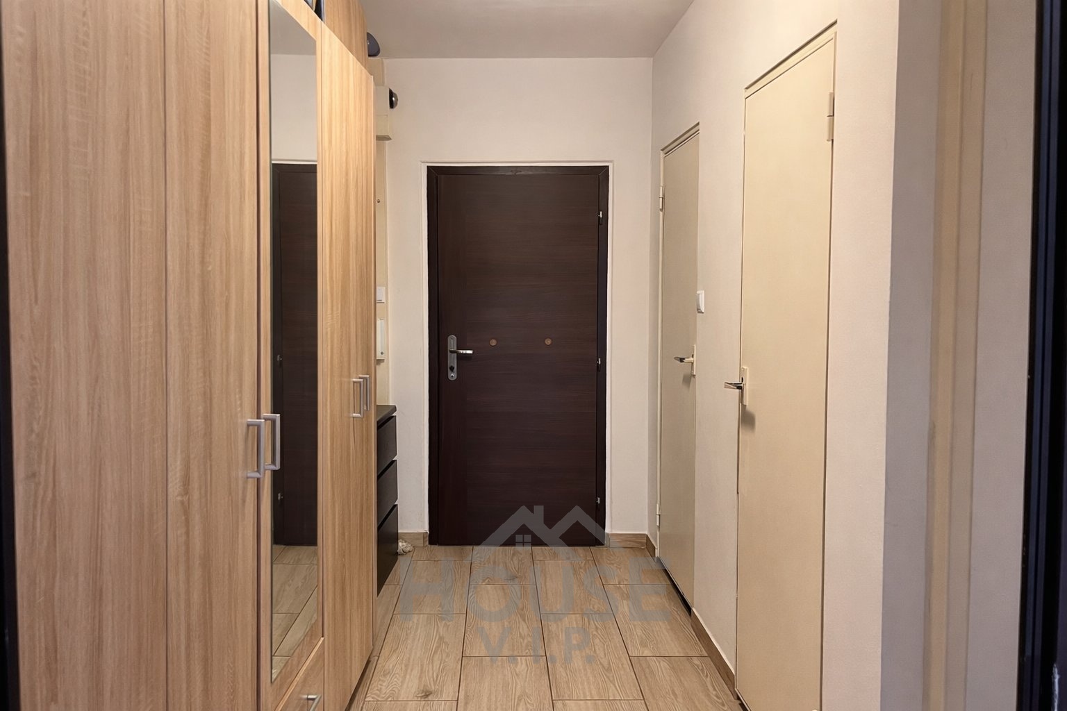 EC2542FB-5B92-49A3-8157-544DCA6008A9