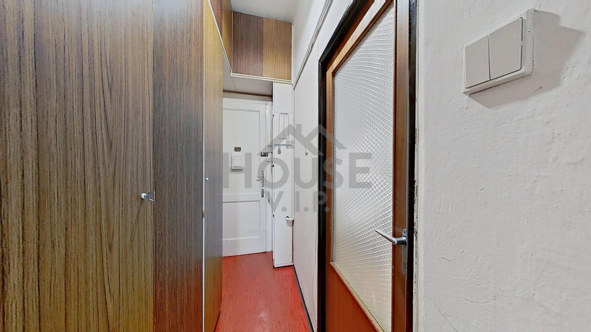 ID01464-Za-Strahovem-03312026_193543