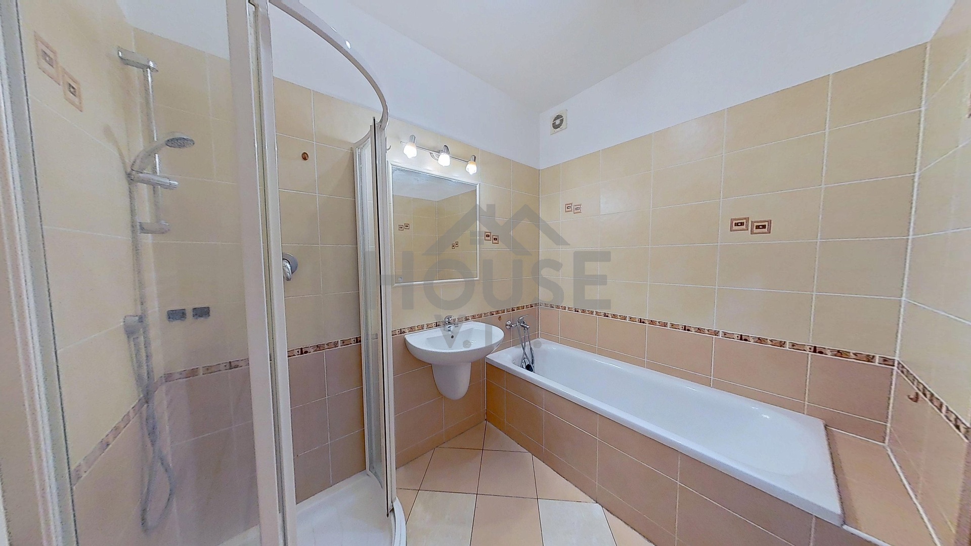 Brandyska-314-10142025_201211