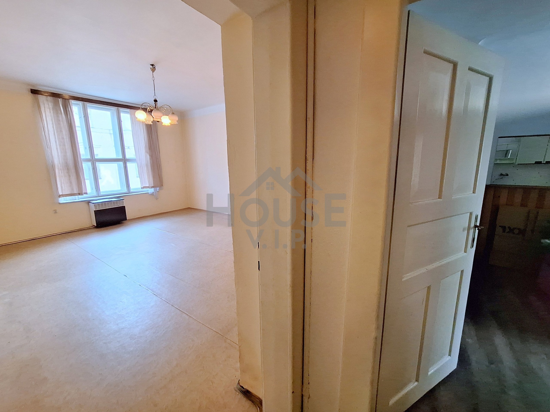 Bilkova-06032025_151938_defurnished