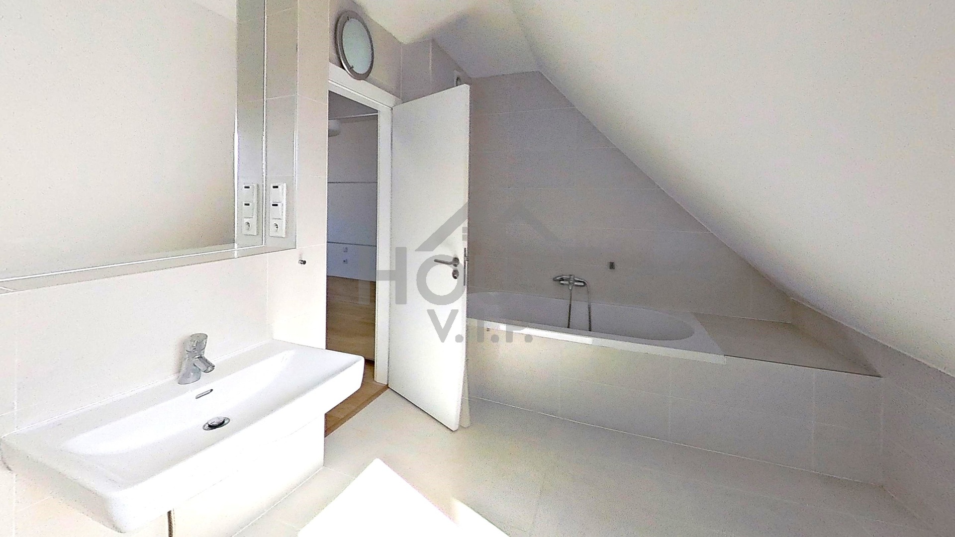 Boleslavska-19057-Bathroom