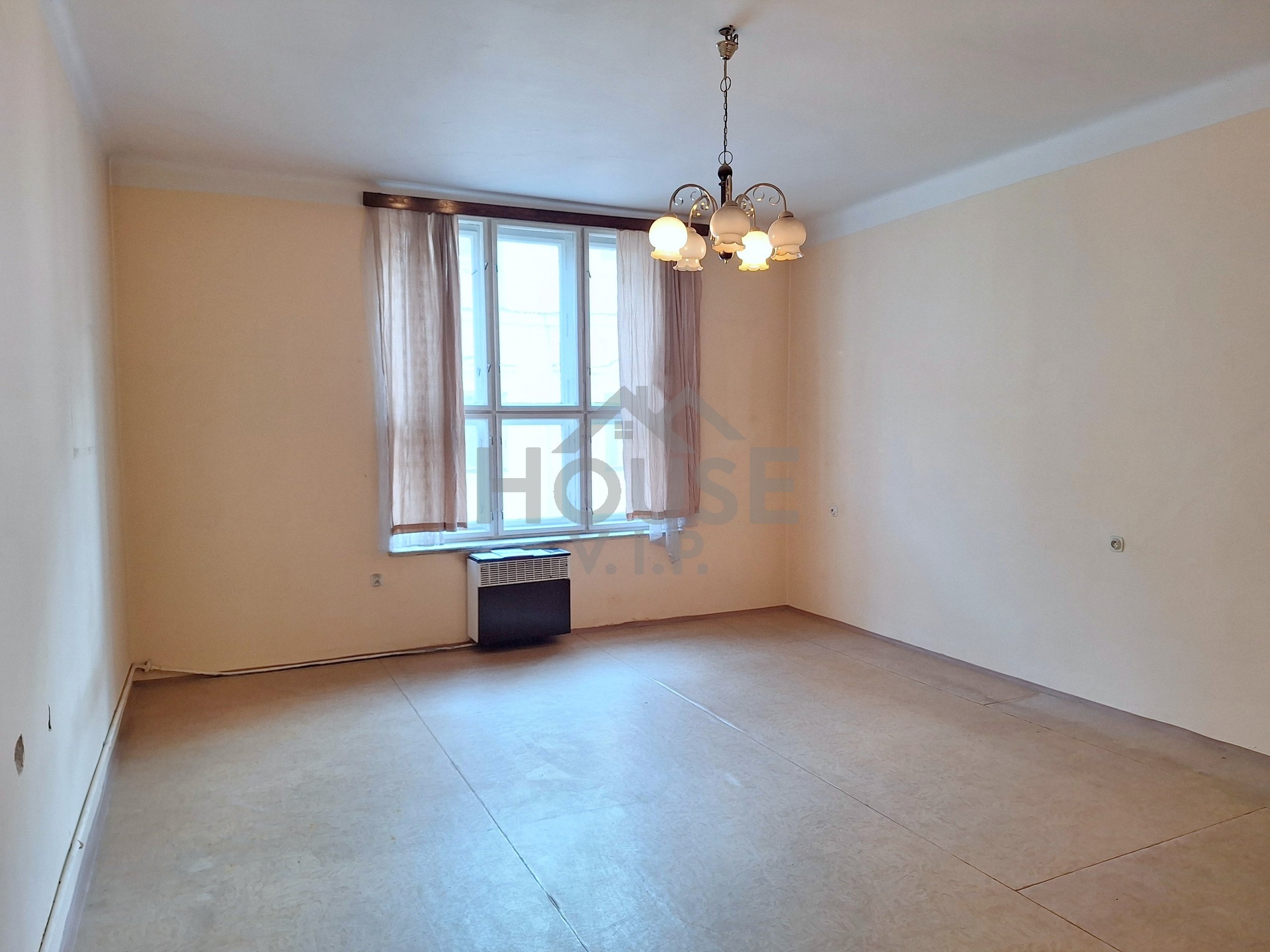 Bilkova-06032025_150938_defurnished