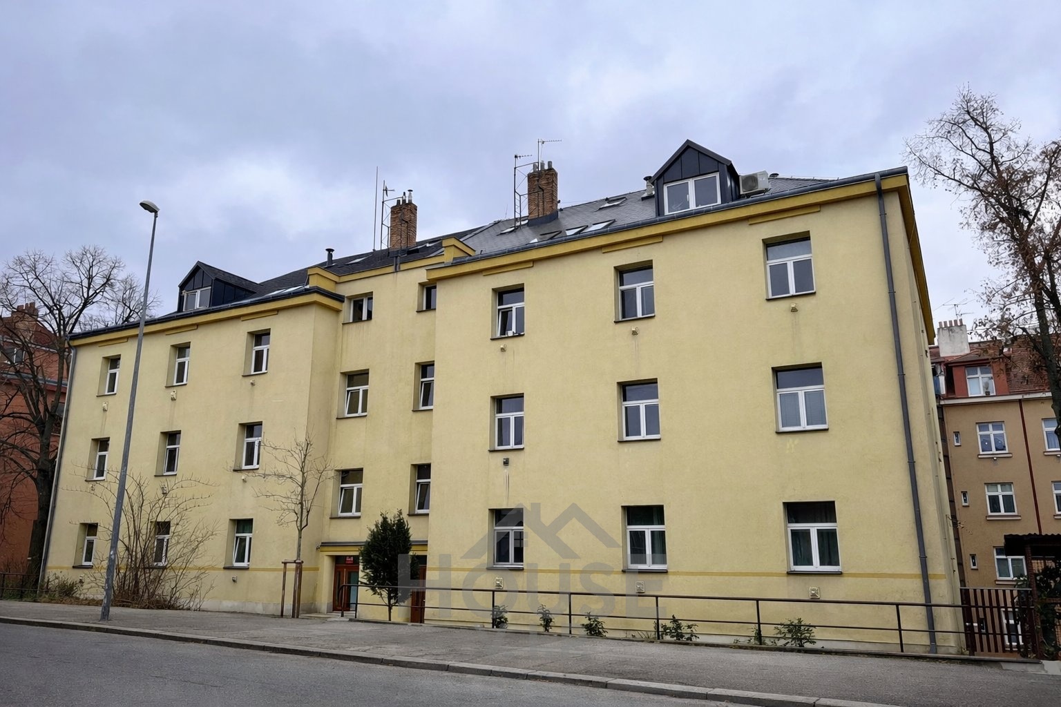 BA1D127E-4C03-4A4D-99A5-B8B5A484070E