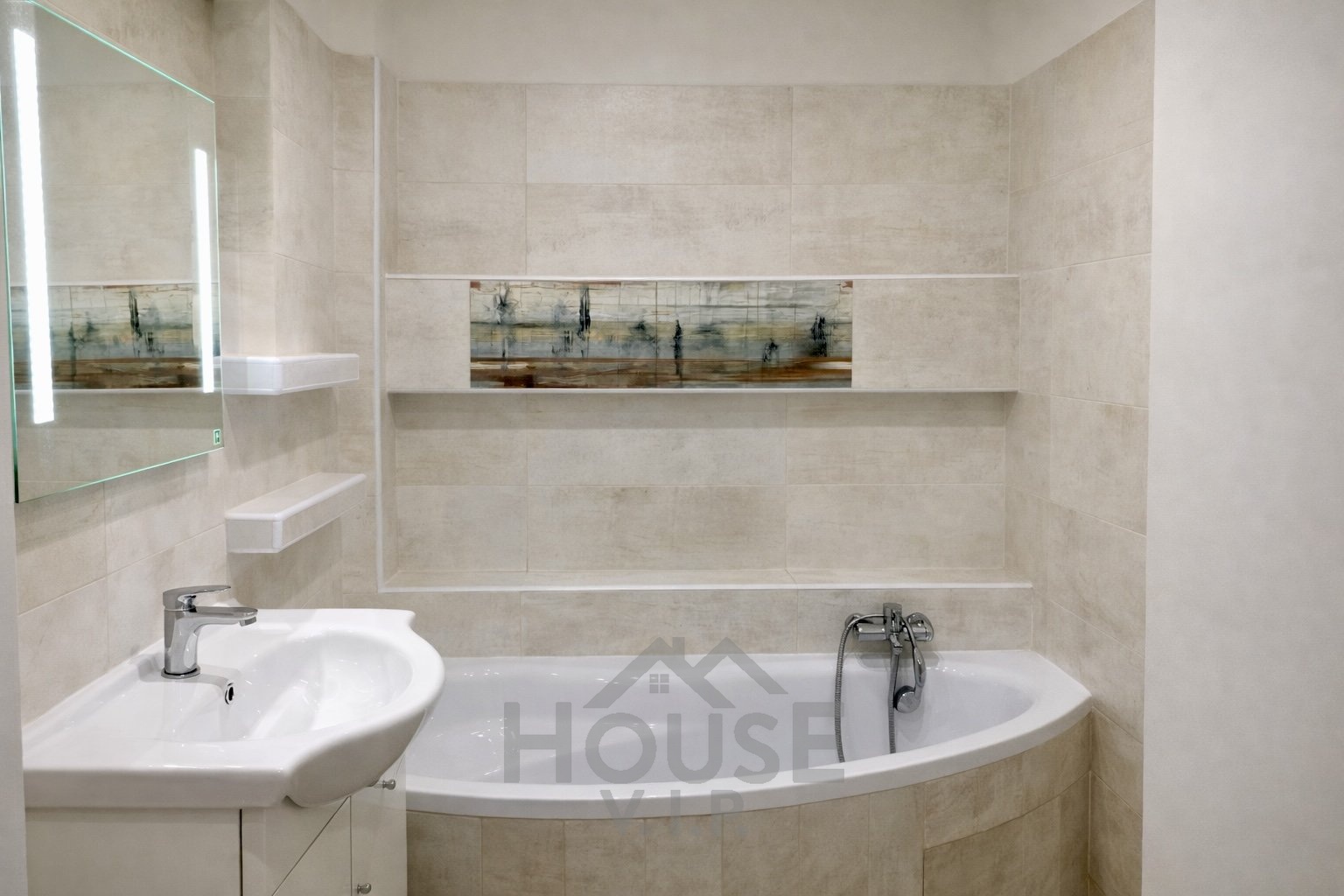 A2C1292D-AAFC-4553-9482-048E5AB90EB6