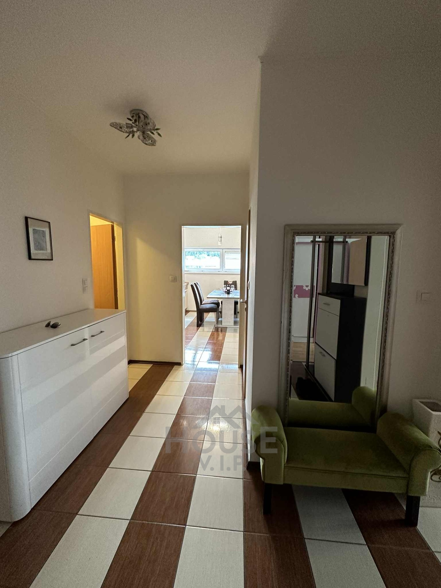 b873cd6f-6f85-4d19-a421-f6ee20b26faa