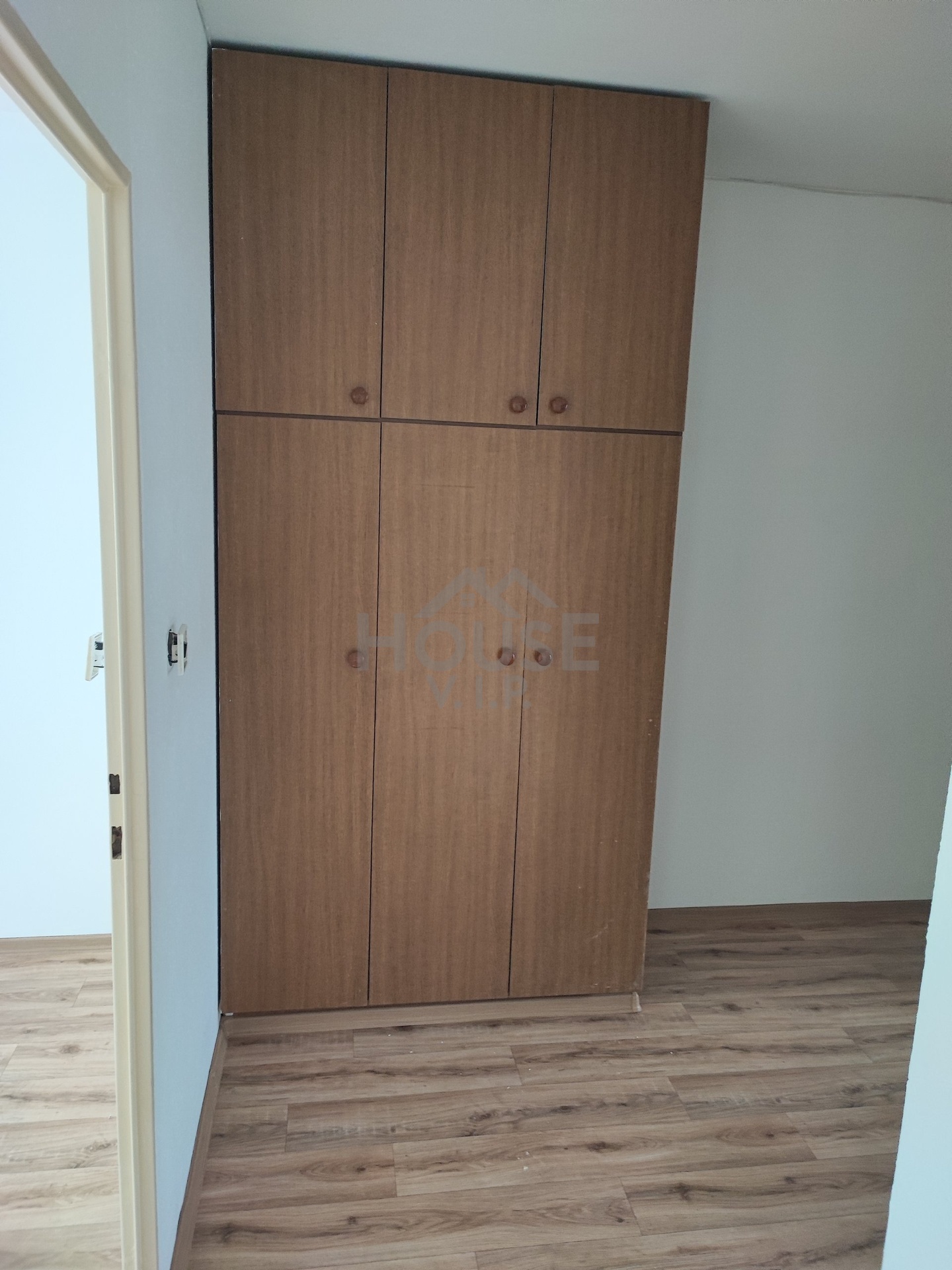 Vest. skříň v předsíni