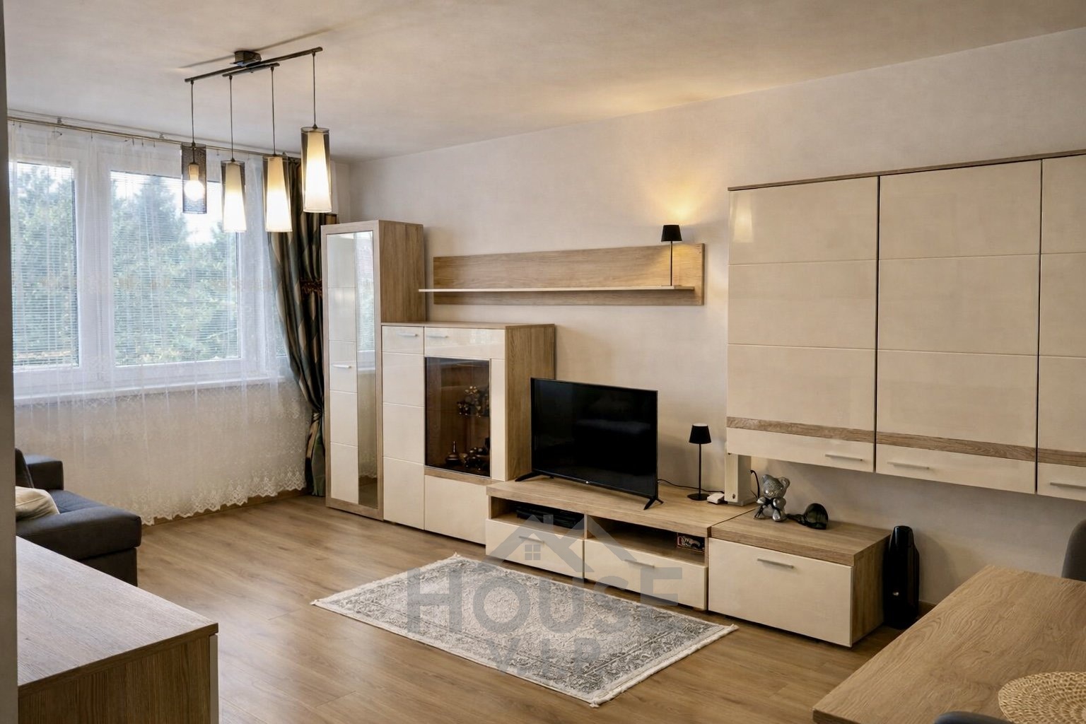 77CDD25D-BFBB-4097-ACC2-FC2C59A3EC88