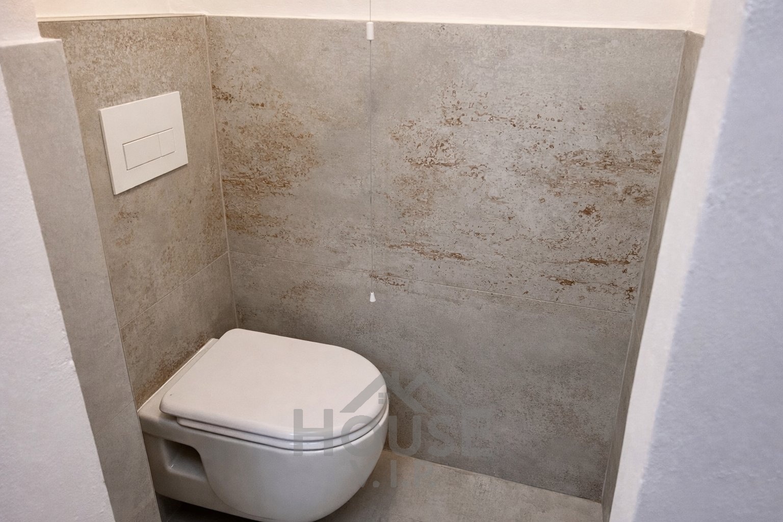 A4AFCD50-EB07-4523-AF8D-E04301D9E990