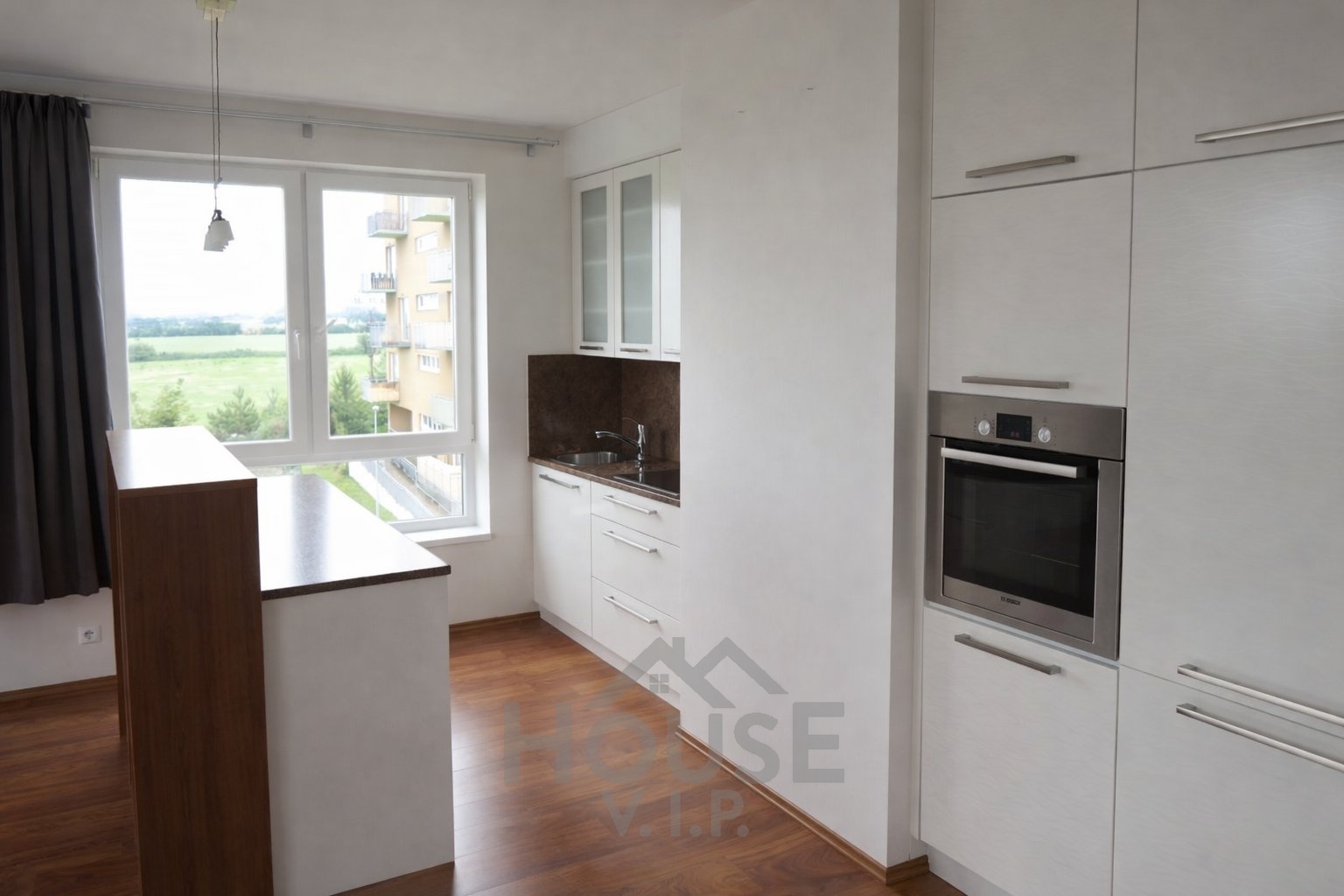 EC9D8985-F5A6-4CA4-A66F-4243C8984F34