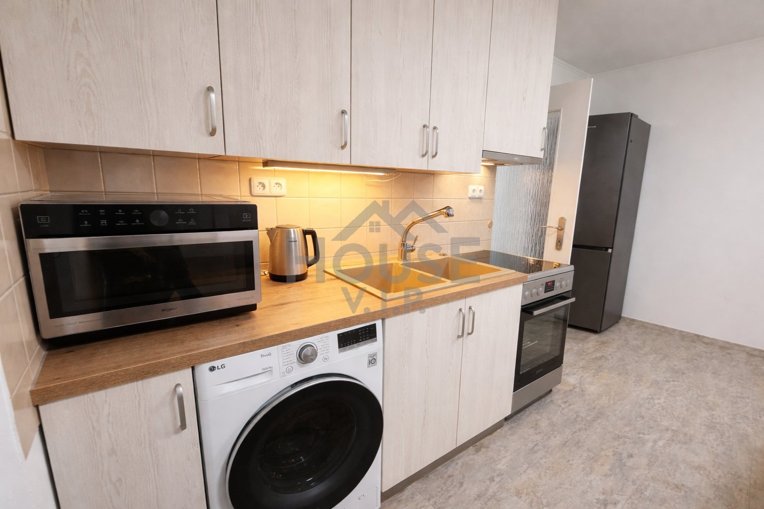 72BA945D-75A2-4412-9EC9-96CFB4AD598D