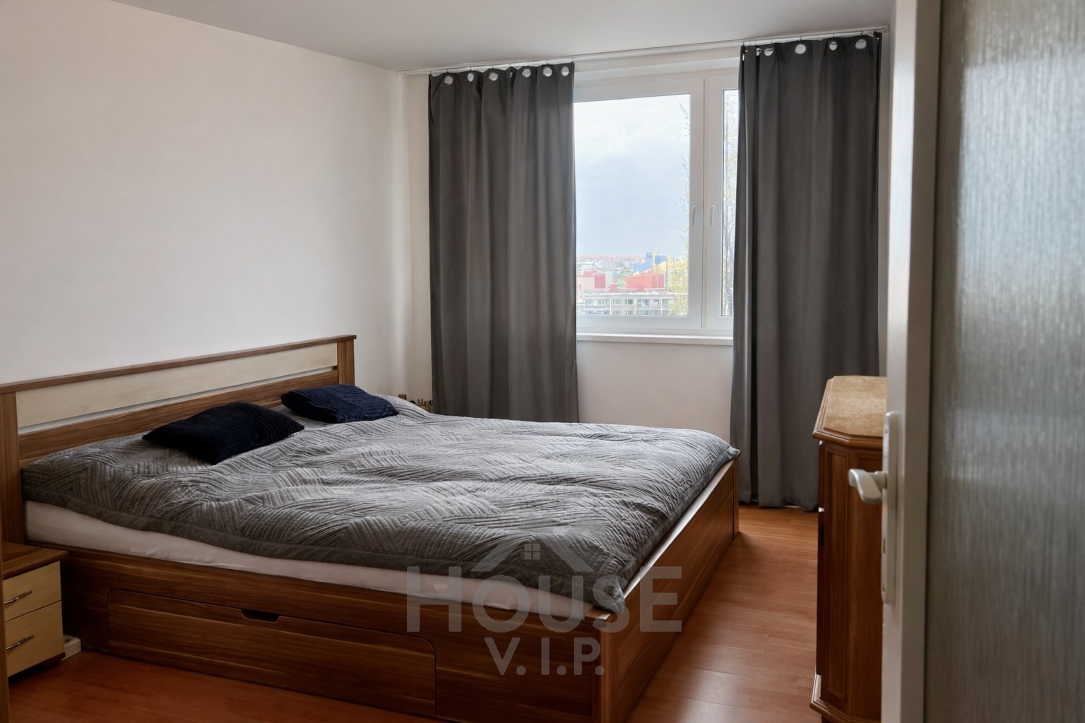 3BBF1682-C9FB-4A59-BA07-037F36121ACC