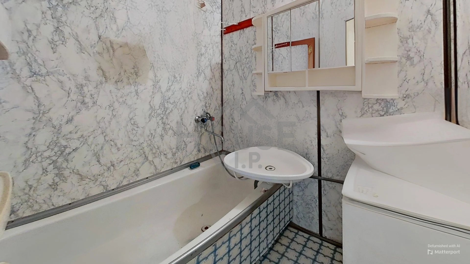 iAST8saXu4c-Bathroom