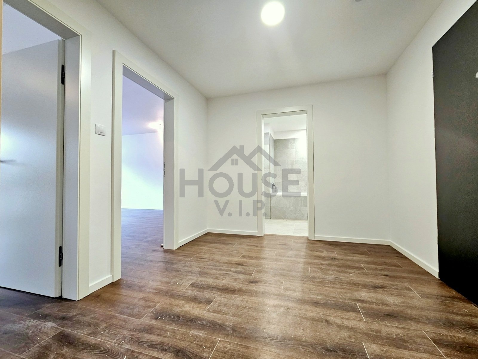 _home_www_imgfarm.dh.hu_b_d_8_IMG000000535EYH