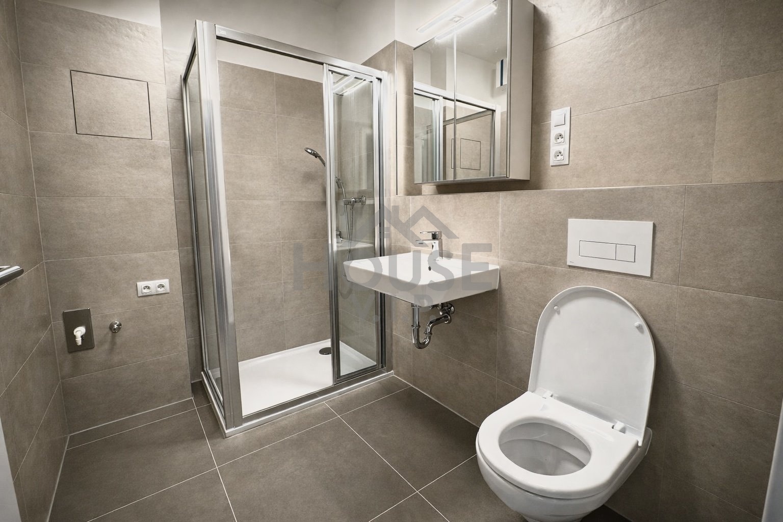 0026B713-1C85-455F-9019-CA85F2B516F0