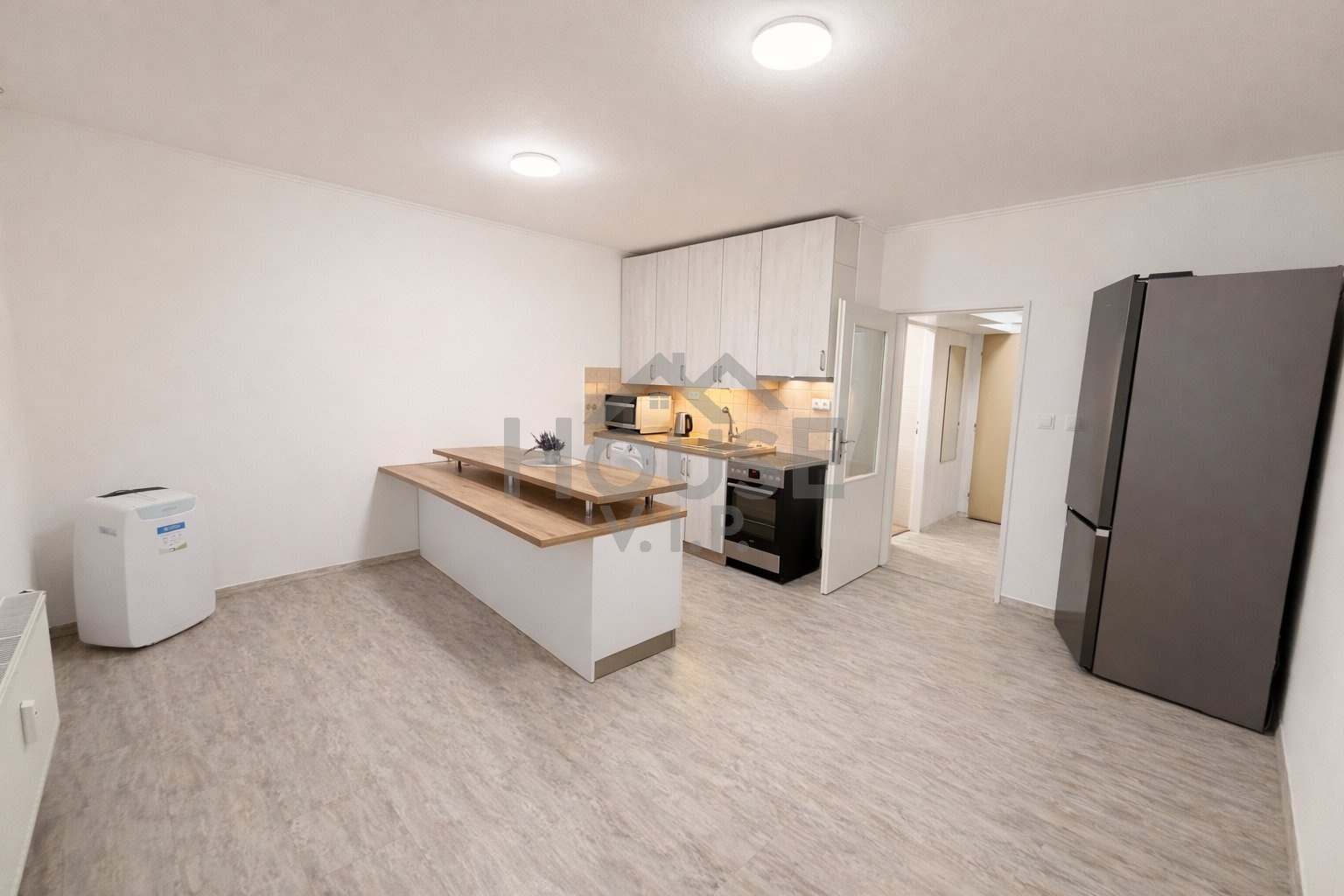 6B78B813-A3EB-4B87-882E-6E9E023DC14A