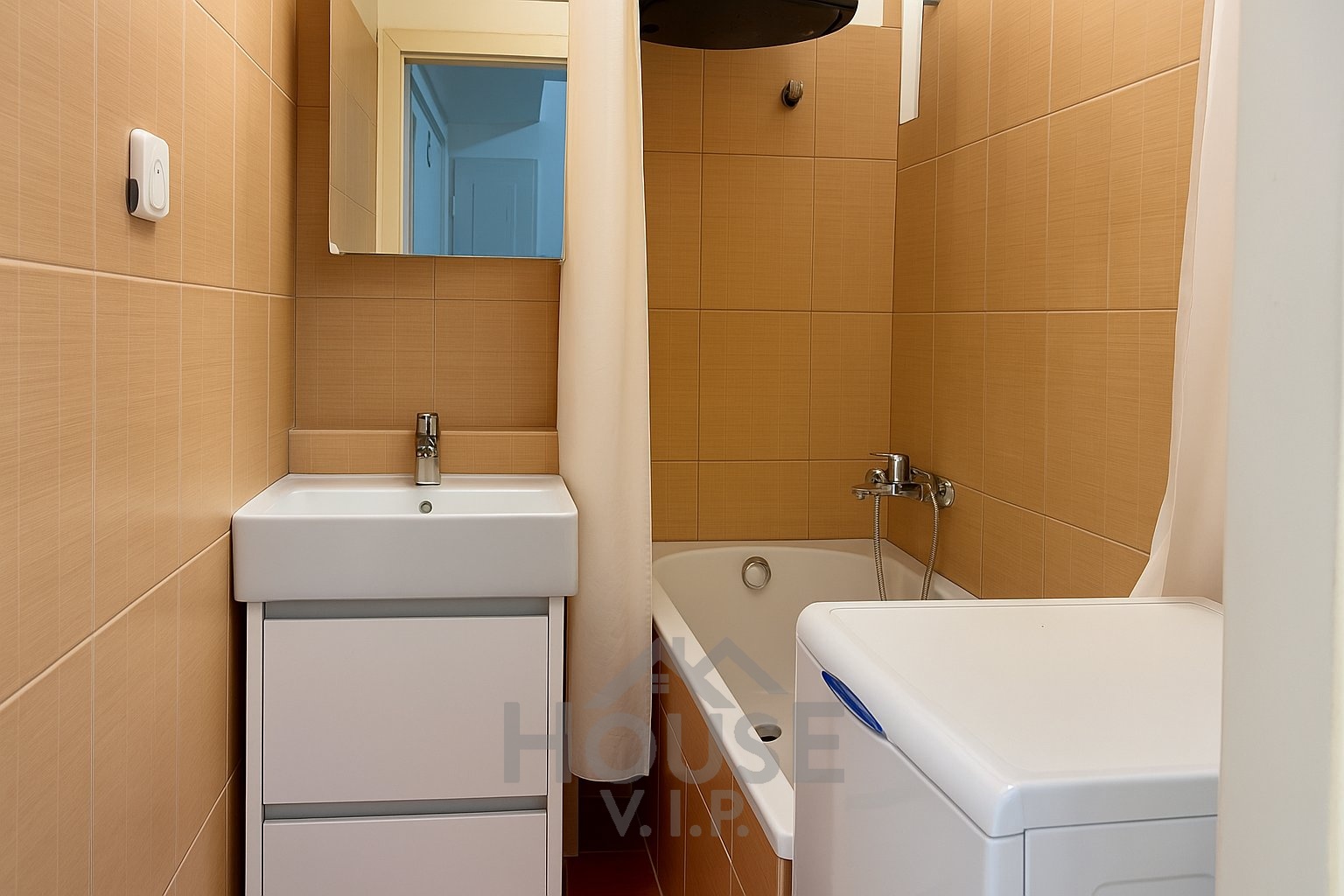 C687CC09-8D8C-4DA7-A688-6EDD21BAFE74