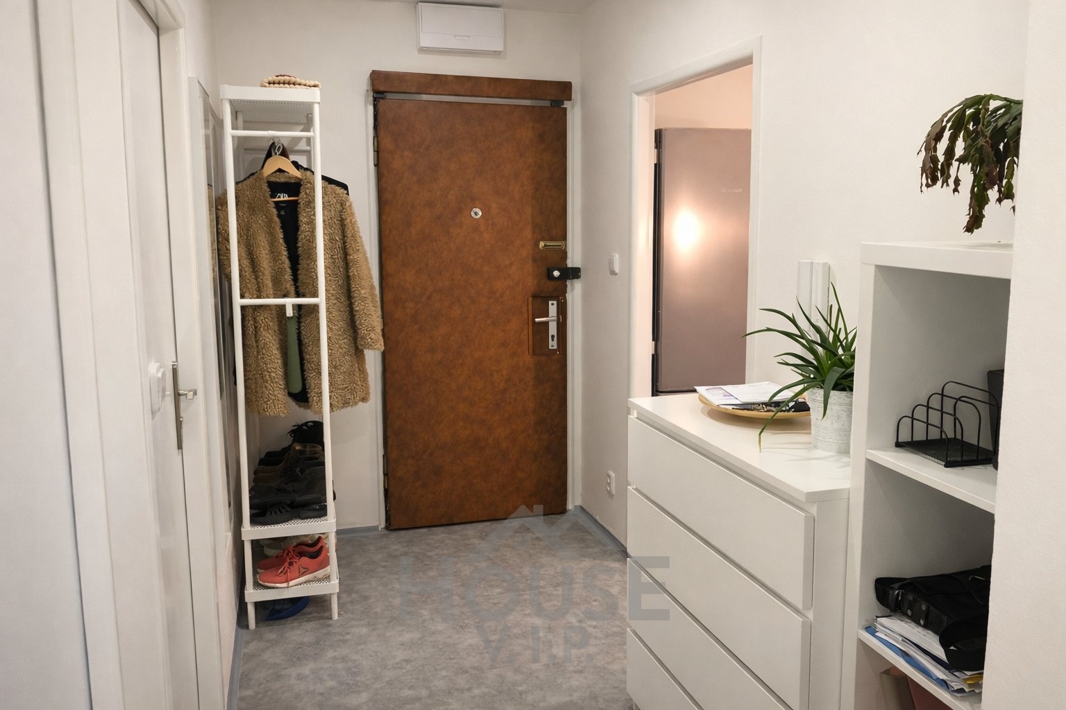 D2F28BAE-4A05-49DA-A516-932BD0372531