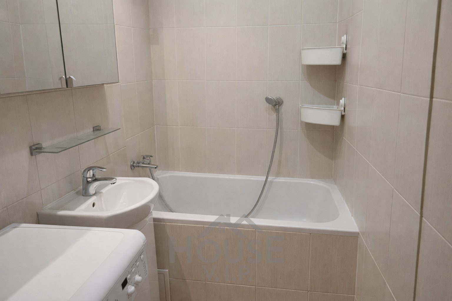 E154ABAE-9A79-4863-9D9B-309AECFCEF18