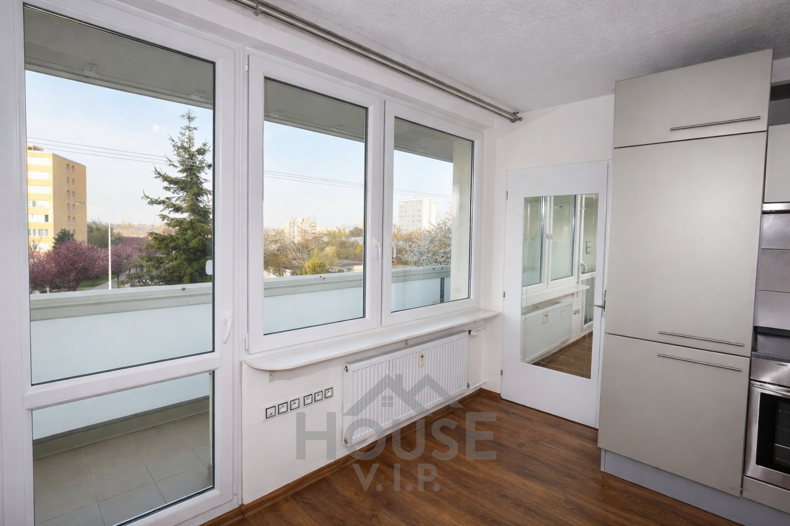 B85267C4-BAC9-4351-8756-0D6741A45C2C