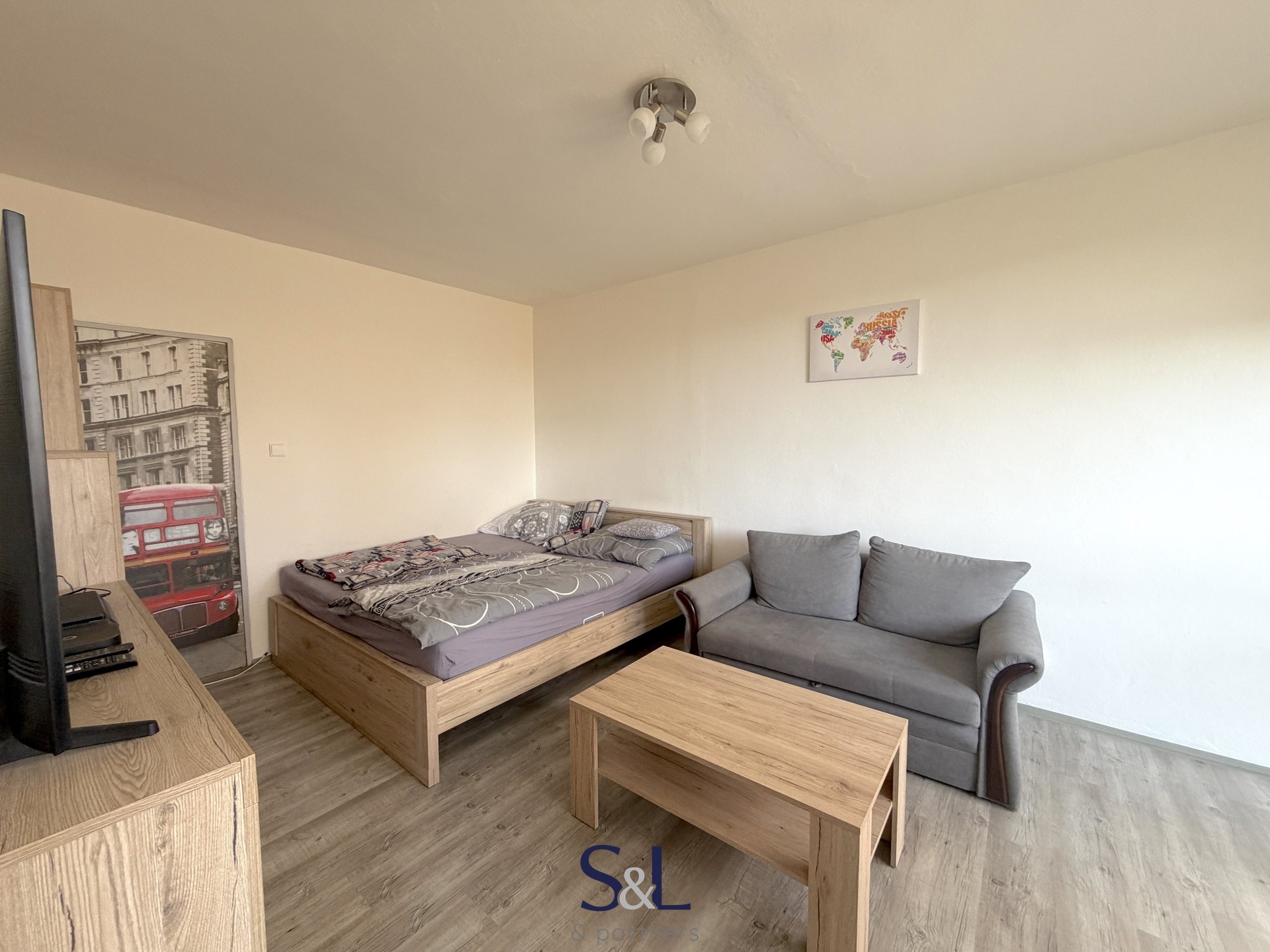 1+1, LBC - Ja?chymovska?00004