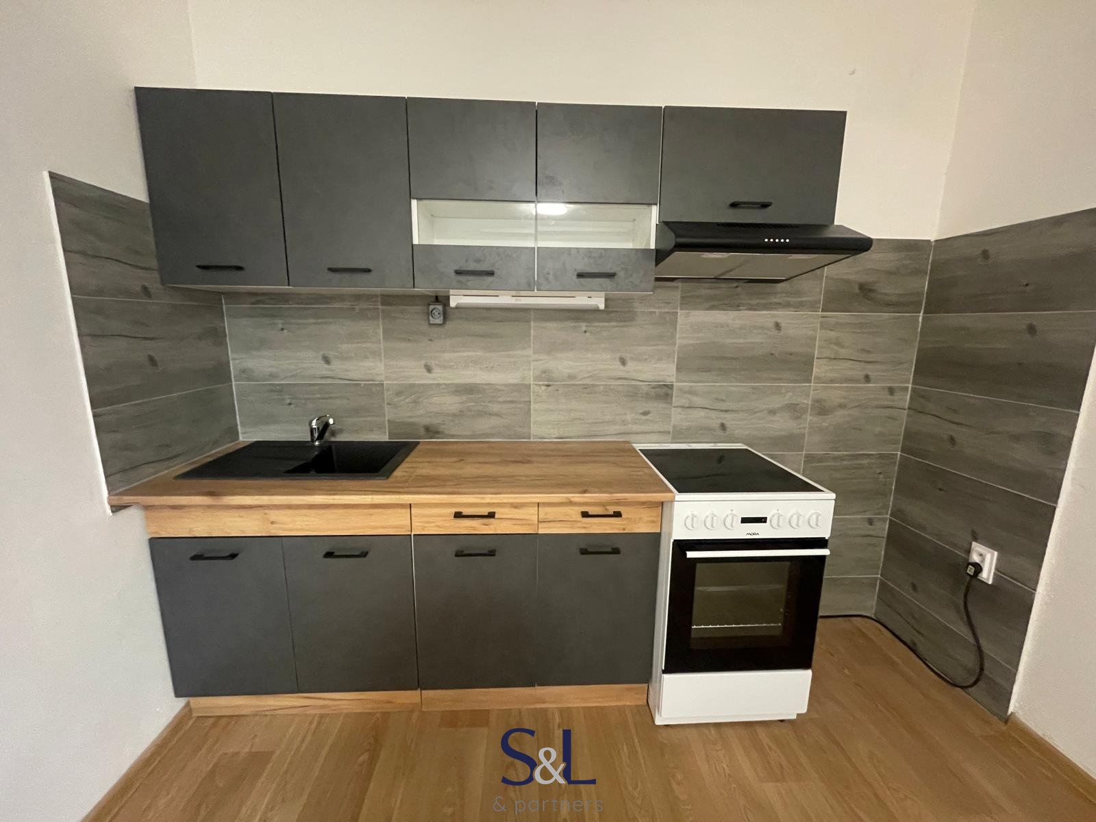 WhatsApp Image 2025-12-16 at 16.27.36