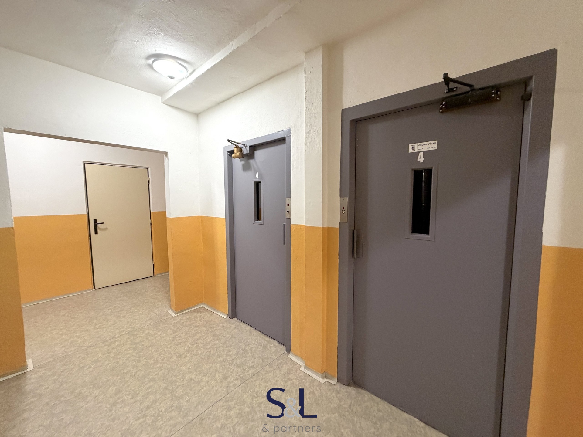 1+1, LBC - Ja?chymovska?00017