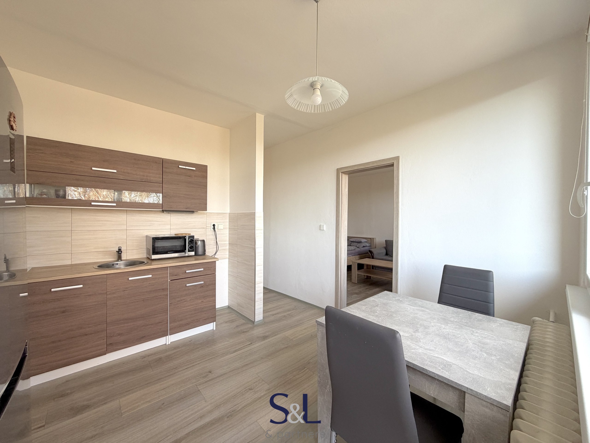 1+1, LBC - Ja?chymovska?00012