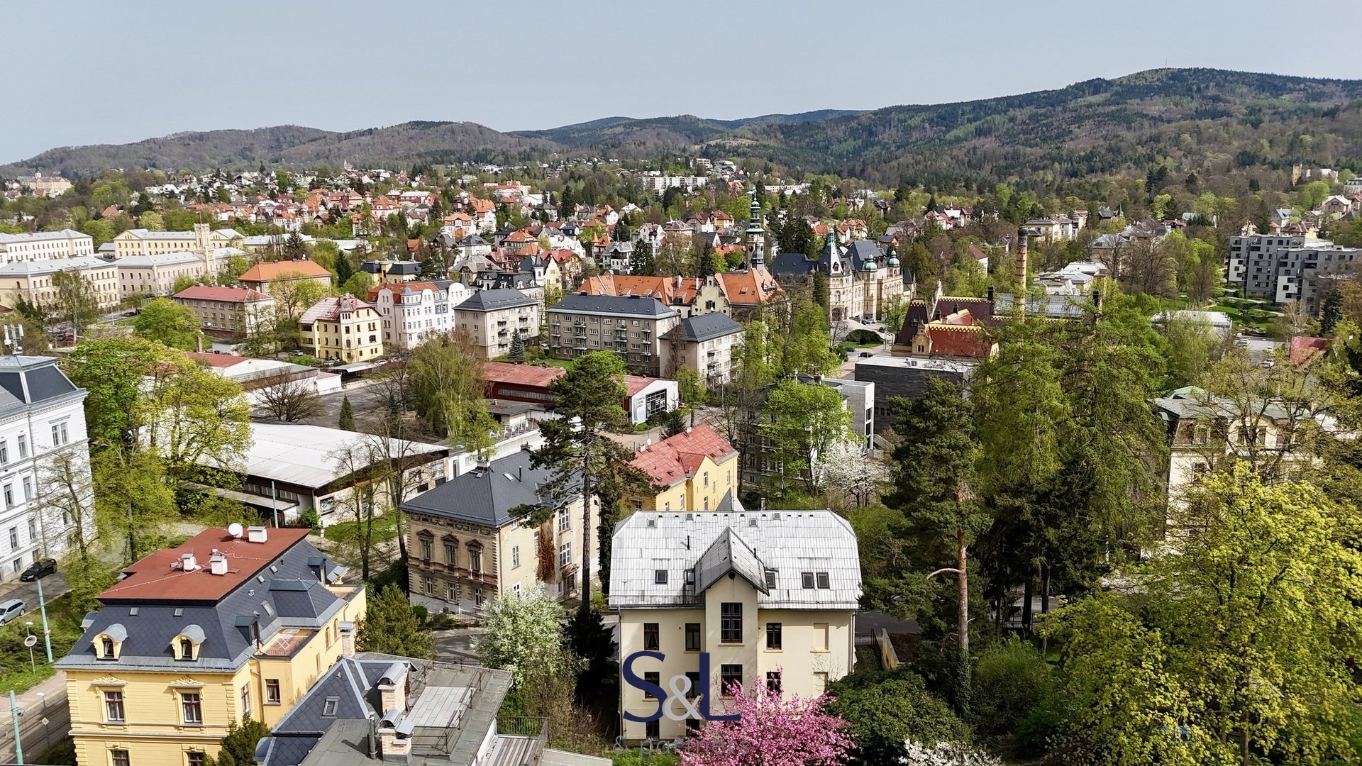 pronajem-atypicke-byty-69-m2-liberec-i-stare-mesto