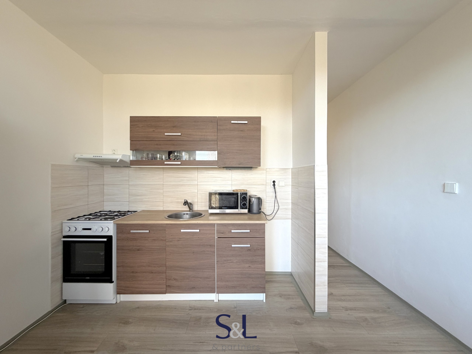 1+1, LBC - Ja?chymovska?00010