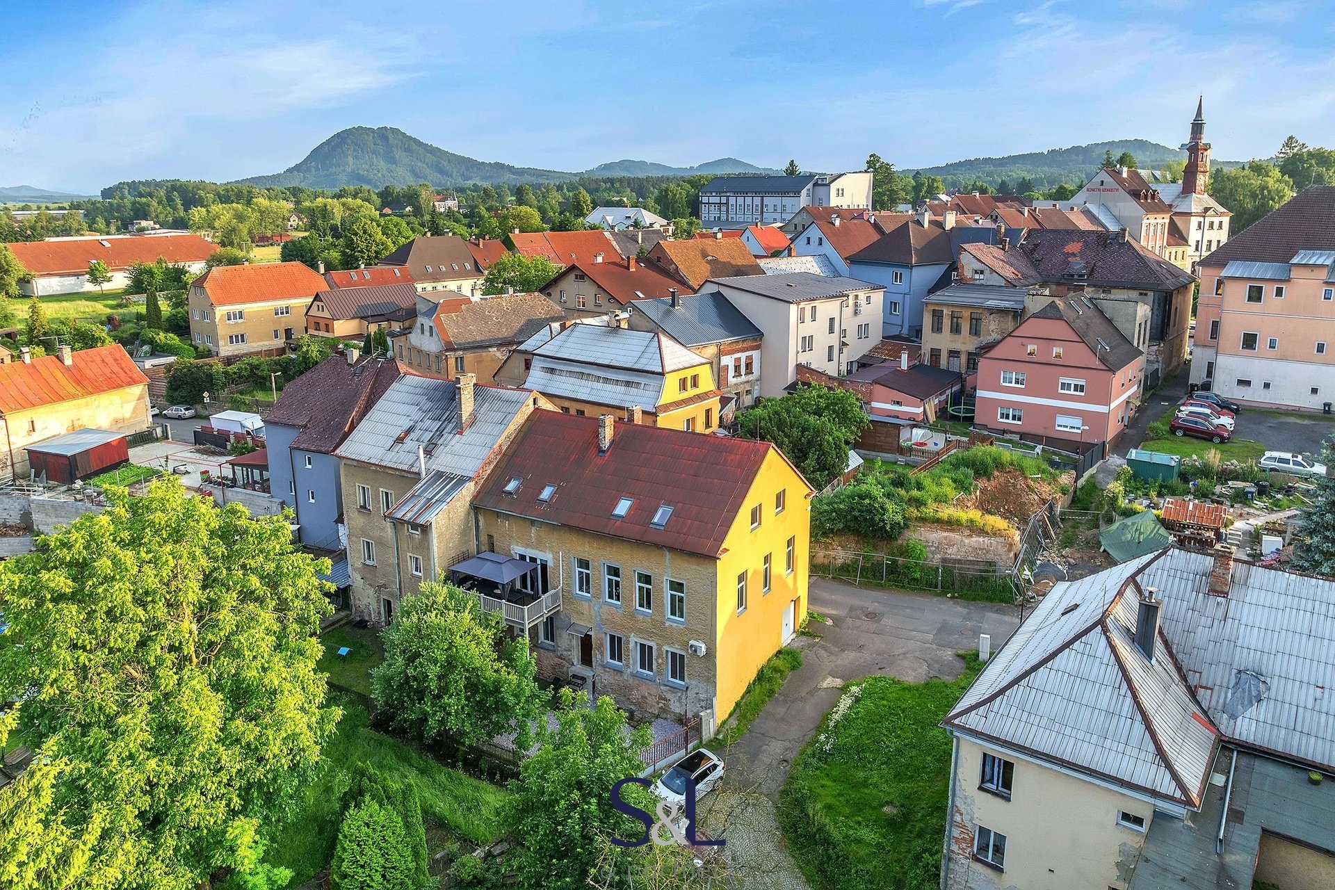 velkorysy-byt-3-1-s-terasou-krbem-a-atmosferou-ele