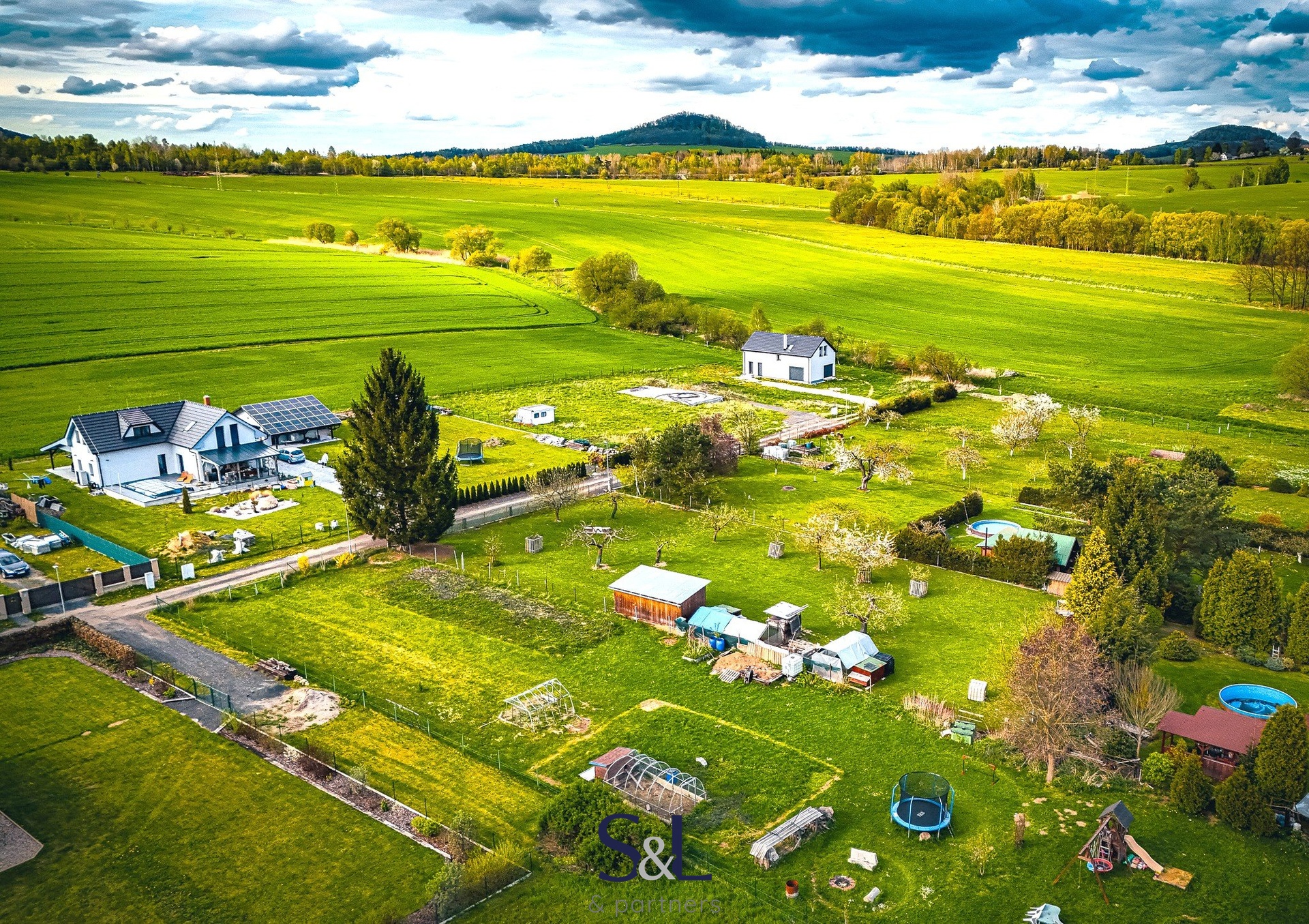 dji_fly_20250422_171038_0766_1745342458867_aeb