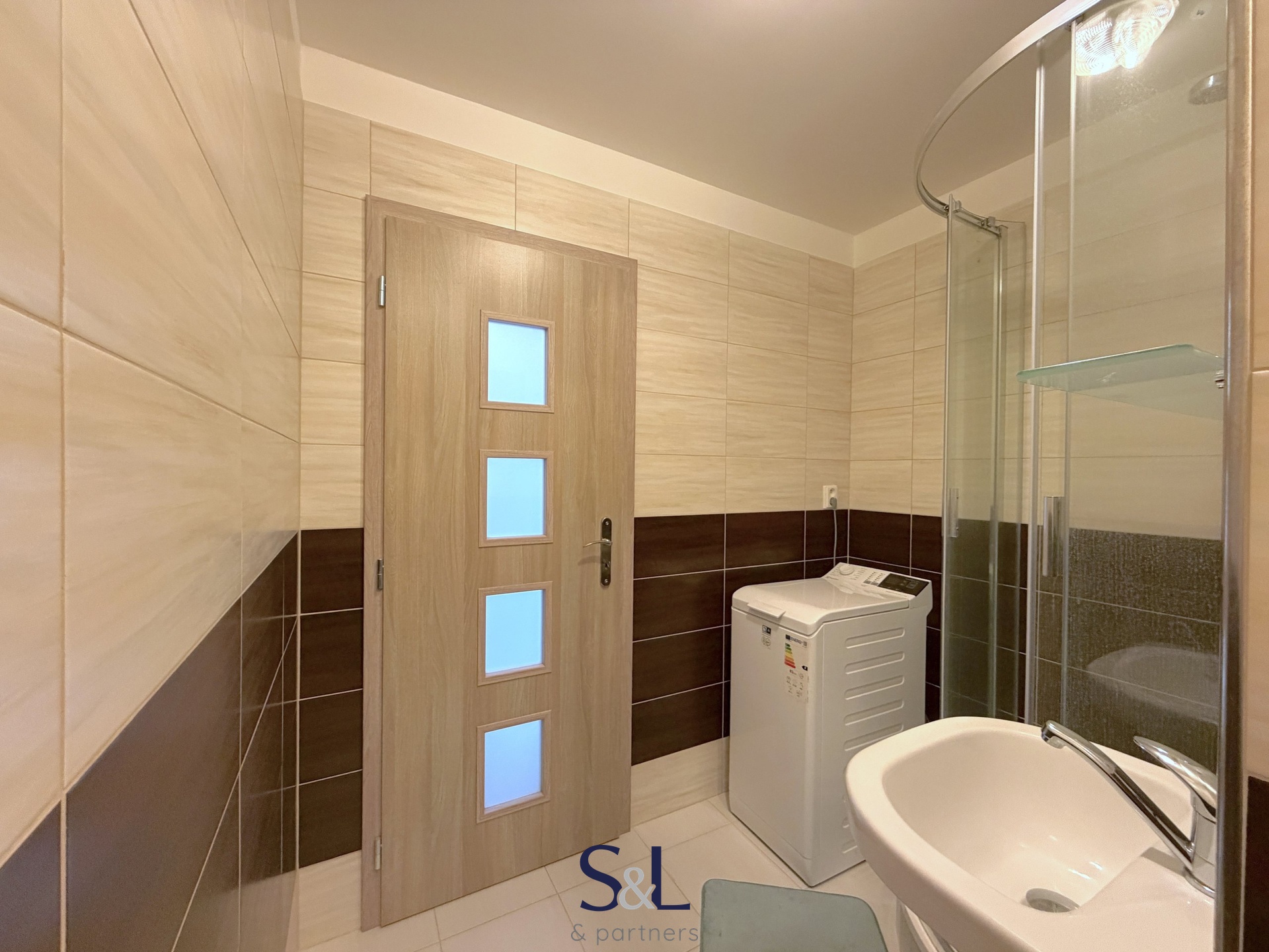 1+1, LBC - Ja?chymovska?00008