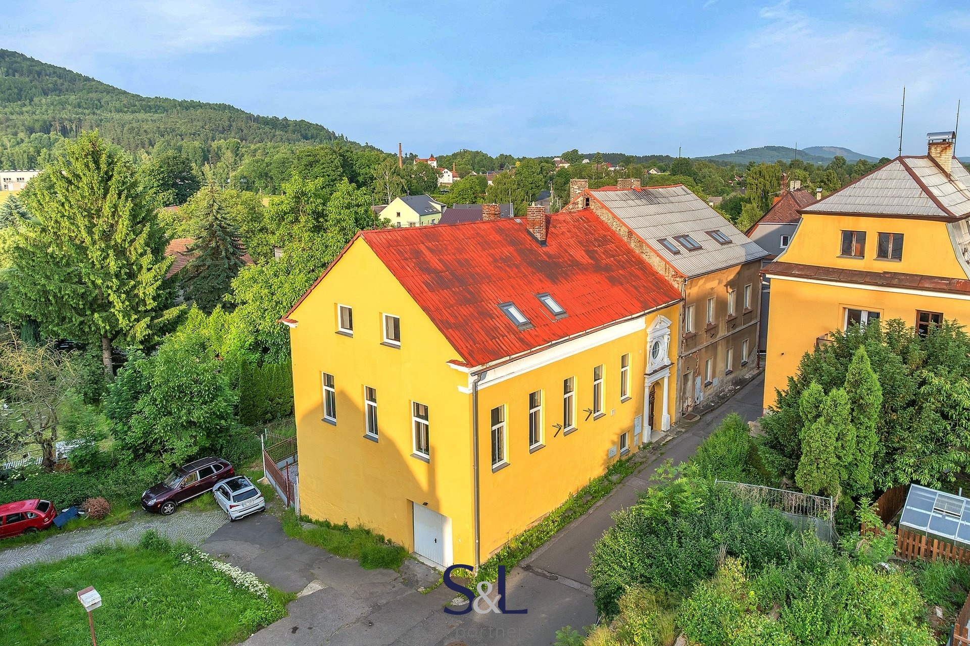 velkorysy-byt-3-1-s-terasou-krbem-a-atmosferou-ele