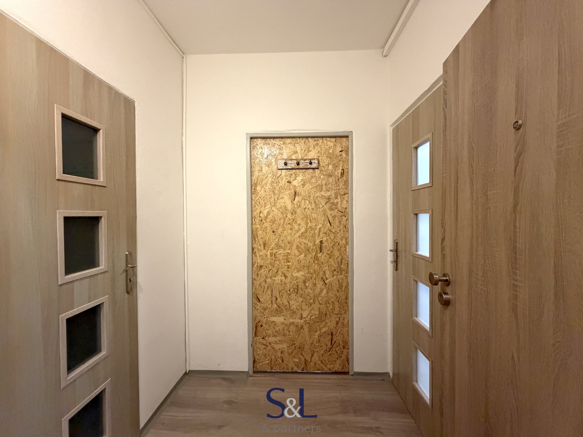 1+1, LBC - Ja?chymovska?00015